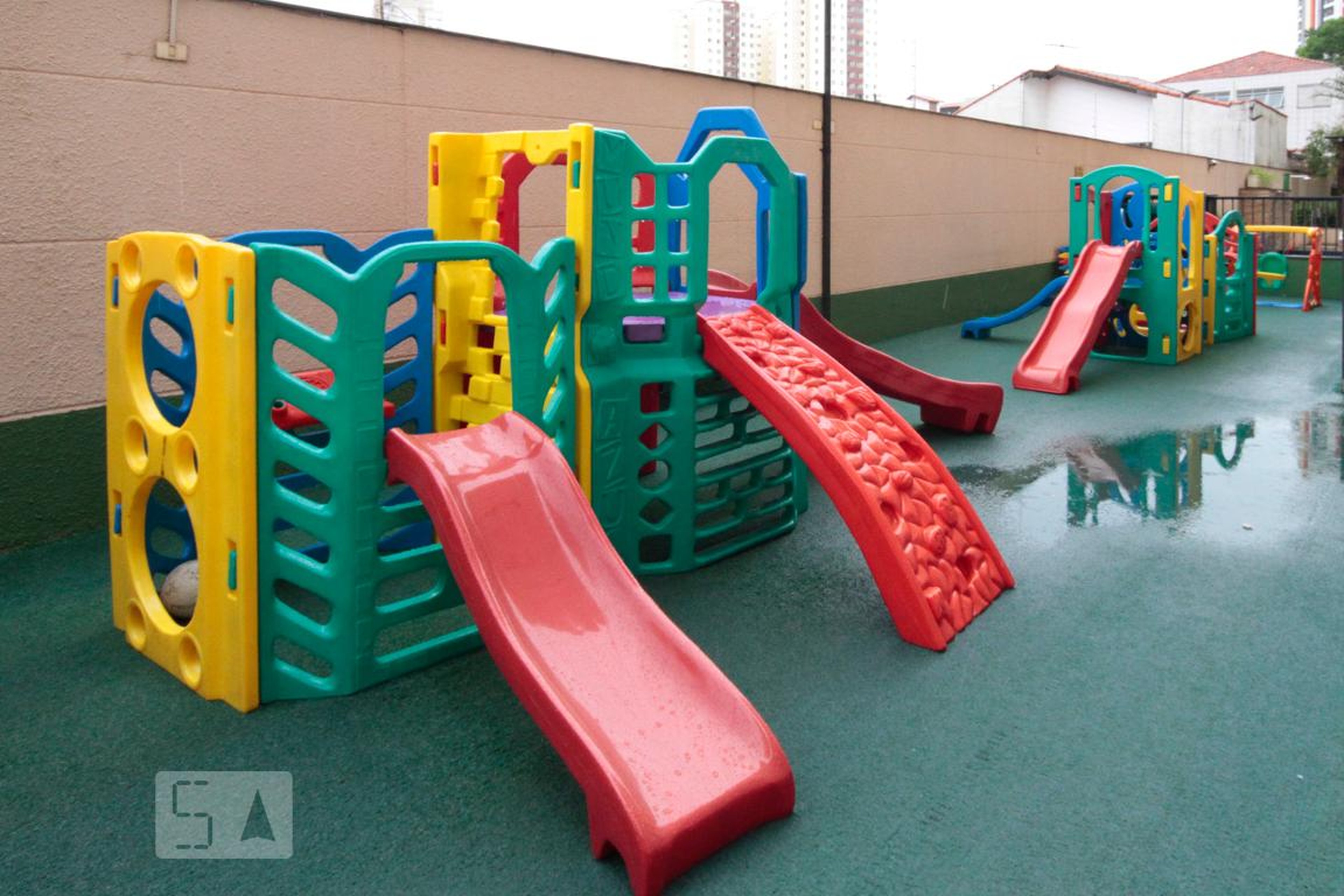 Playground - Edifício Autêntico