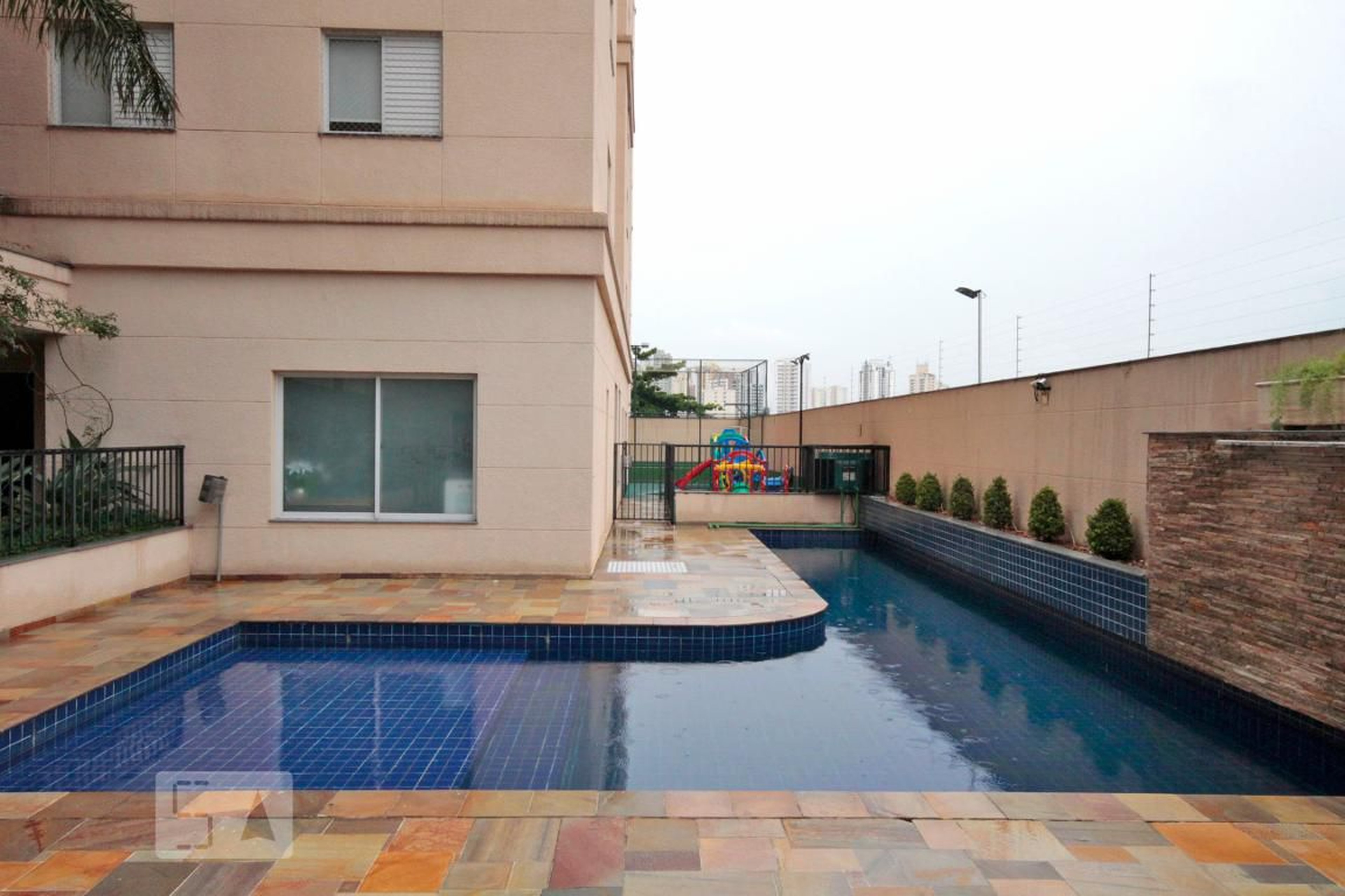 Piscina - Edifício Autêntico