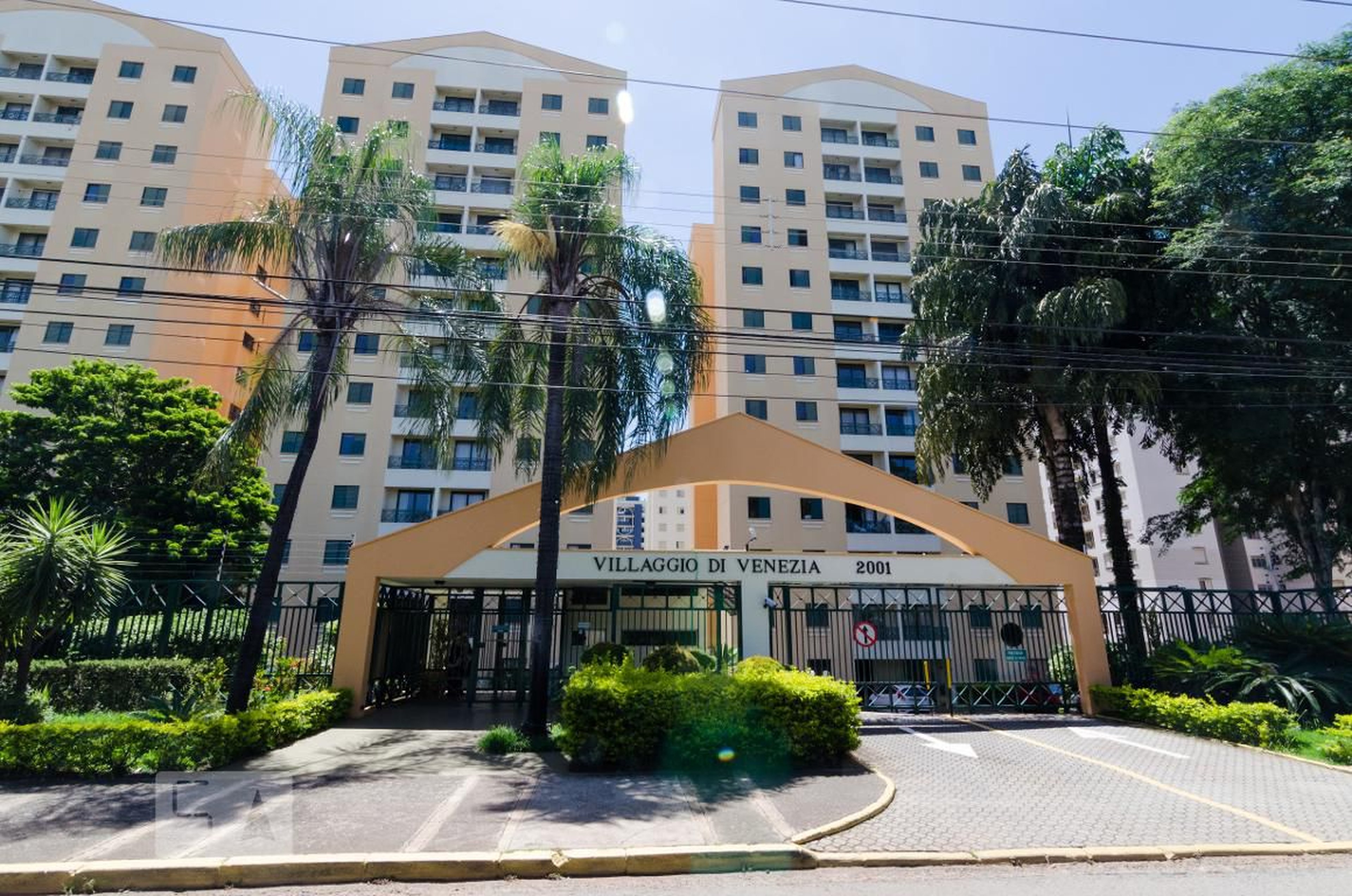 Fachada do condomínio Residencial Villaggio di Venezia