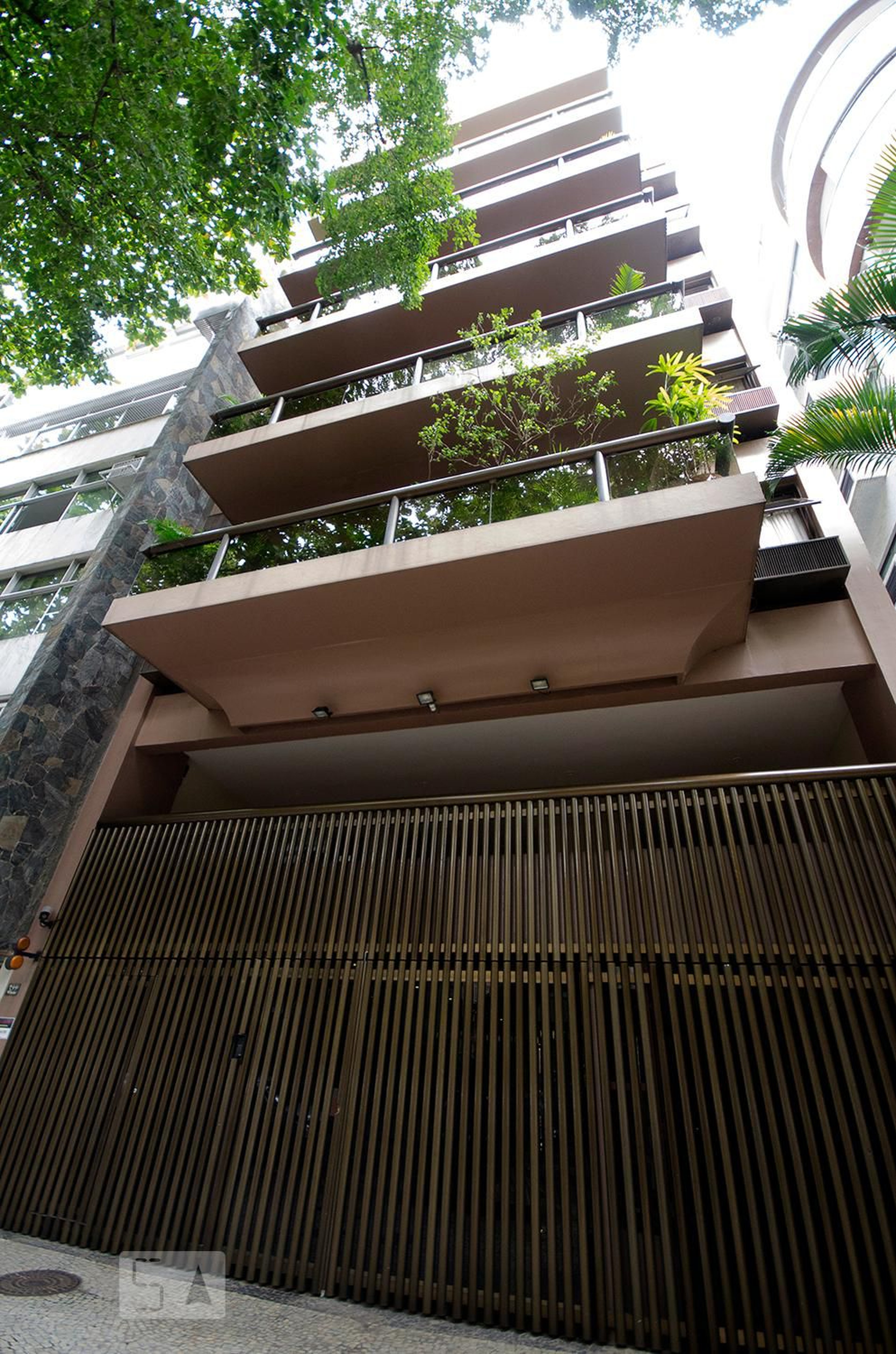 FACHADA Condomínio em Rua Barão de Jaguaripe, 322