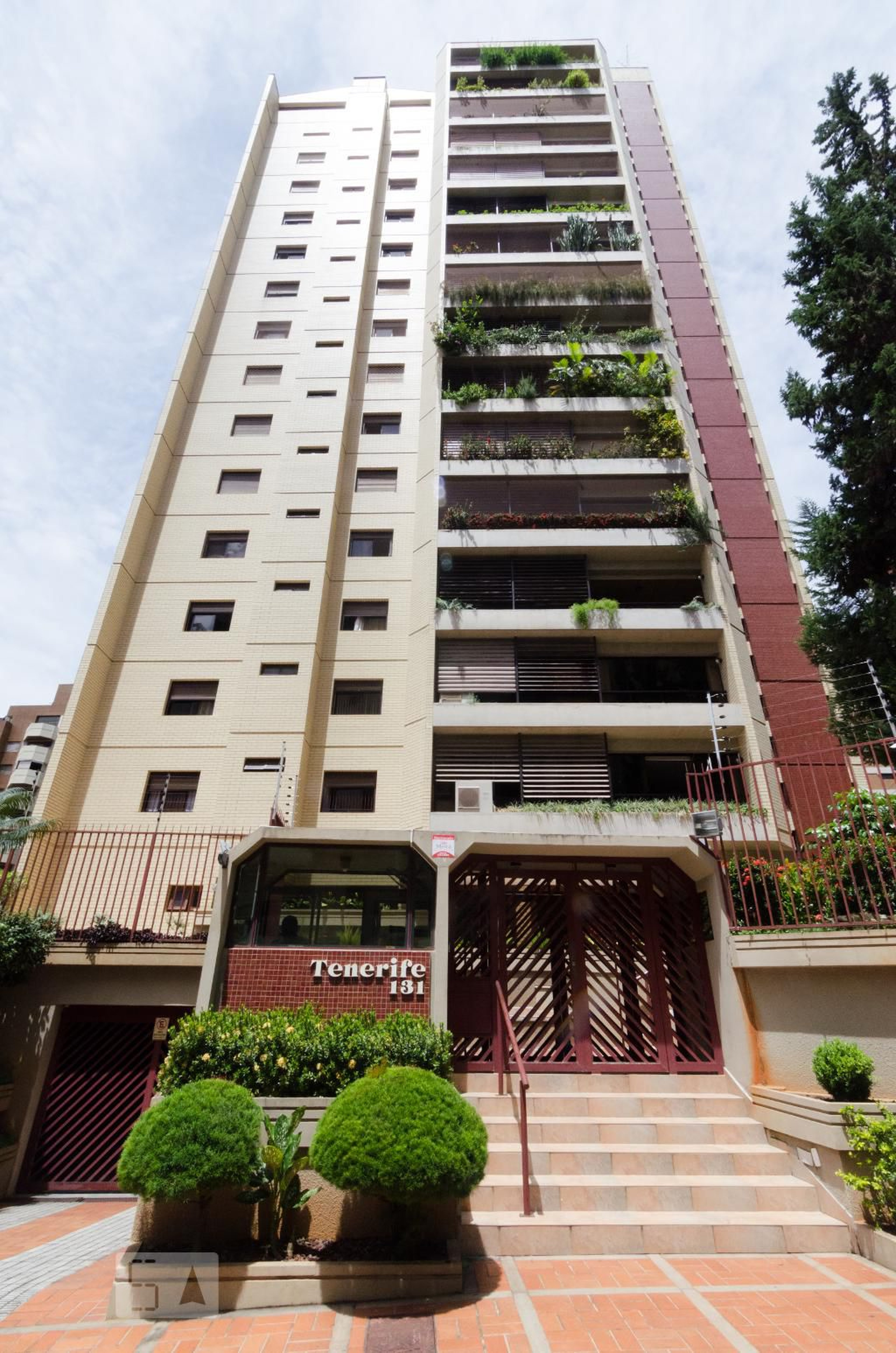 Fachada do prédio Condomínio Tenerife