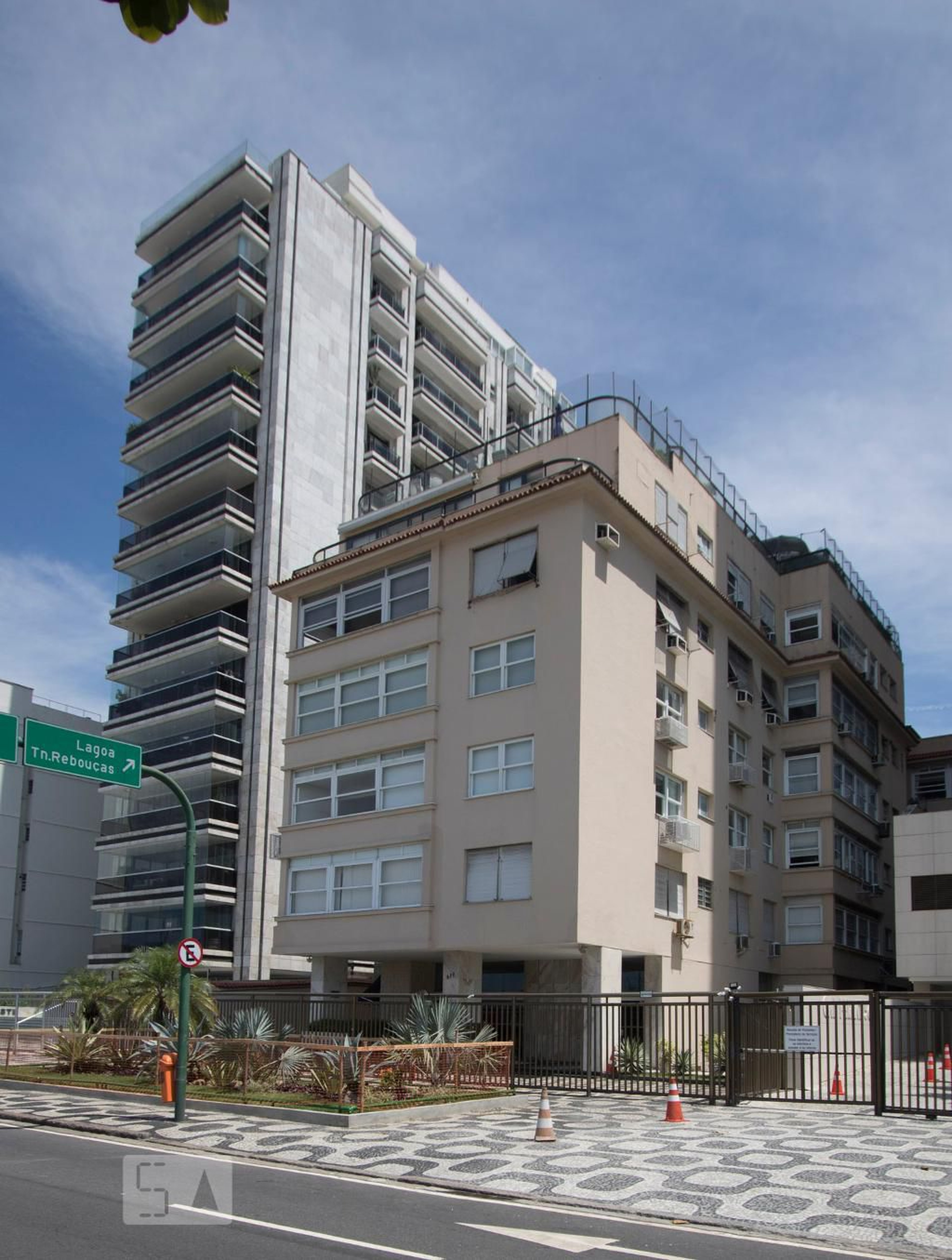 Fachada Condomínio em Avenida Vieira Souto, 572
