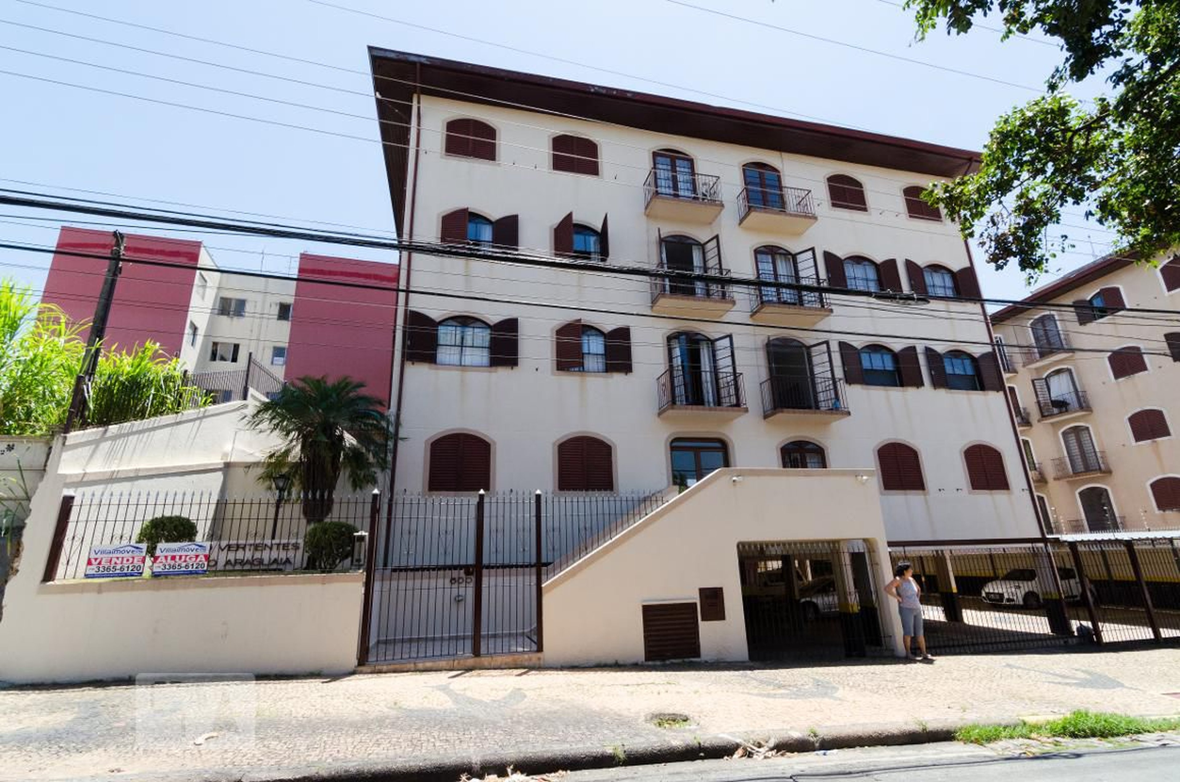 Fachada do prédio Condomínio em Rua Francisco de Assis Pupo, 600