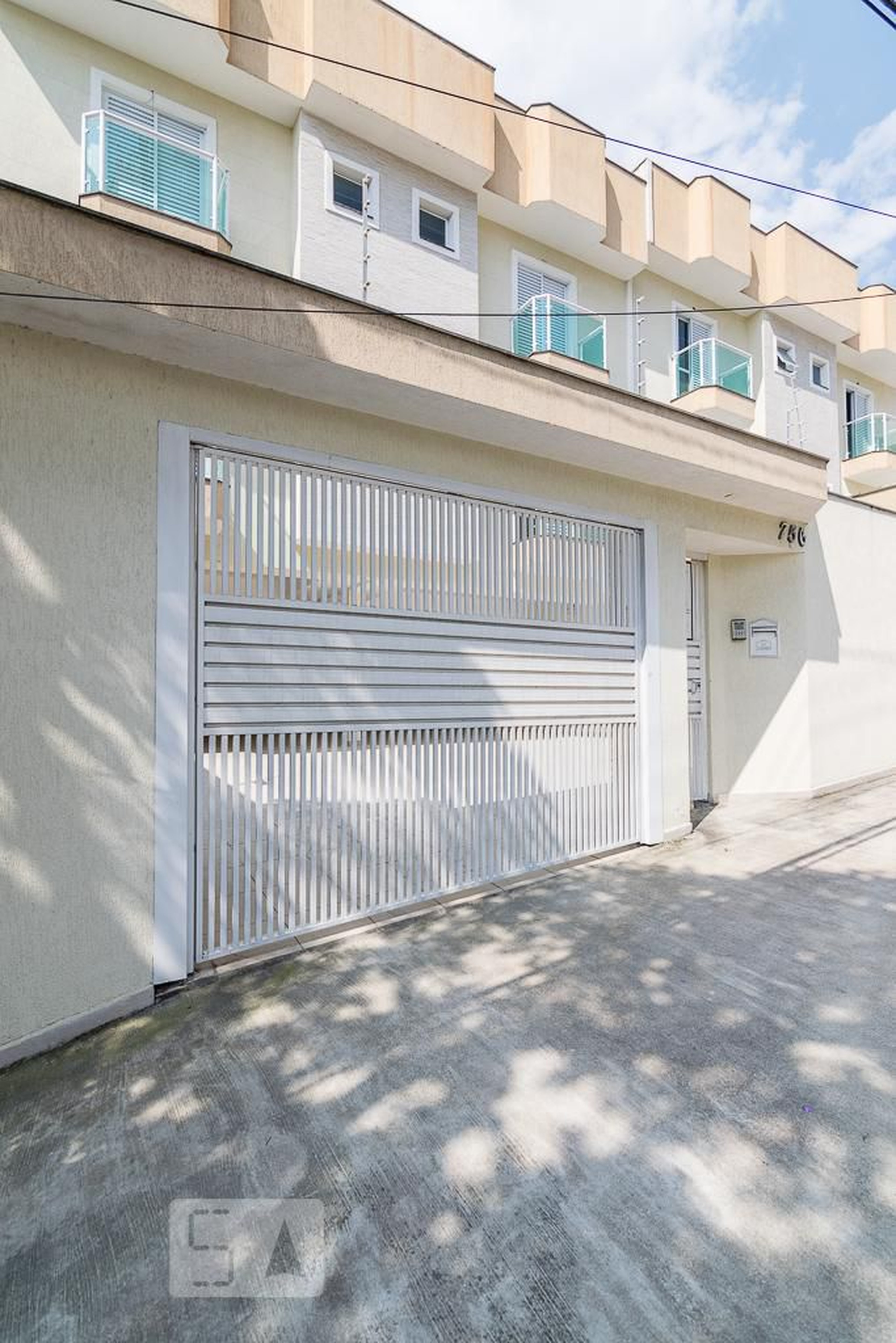 Fachada Condomínio em Rua Doutor Eduardo Monteiro, 756