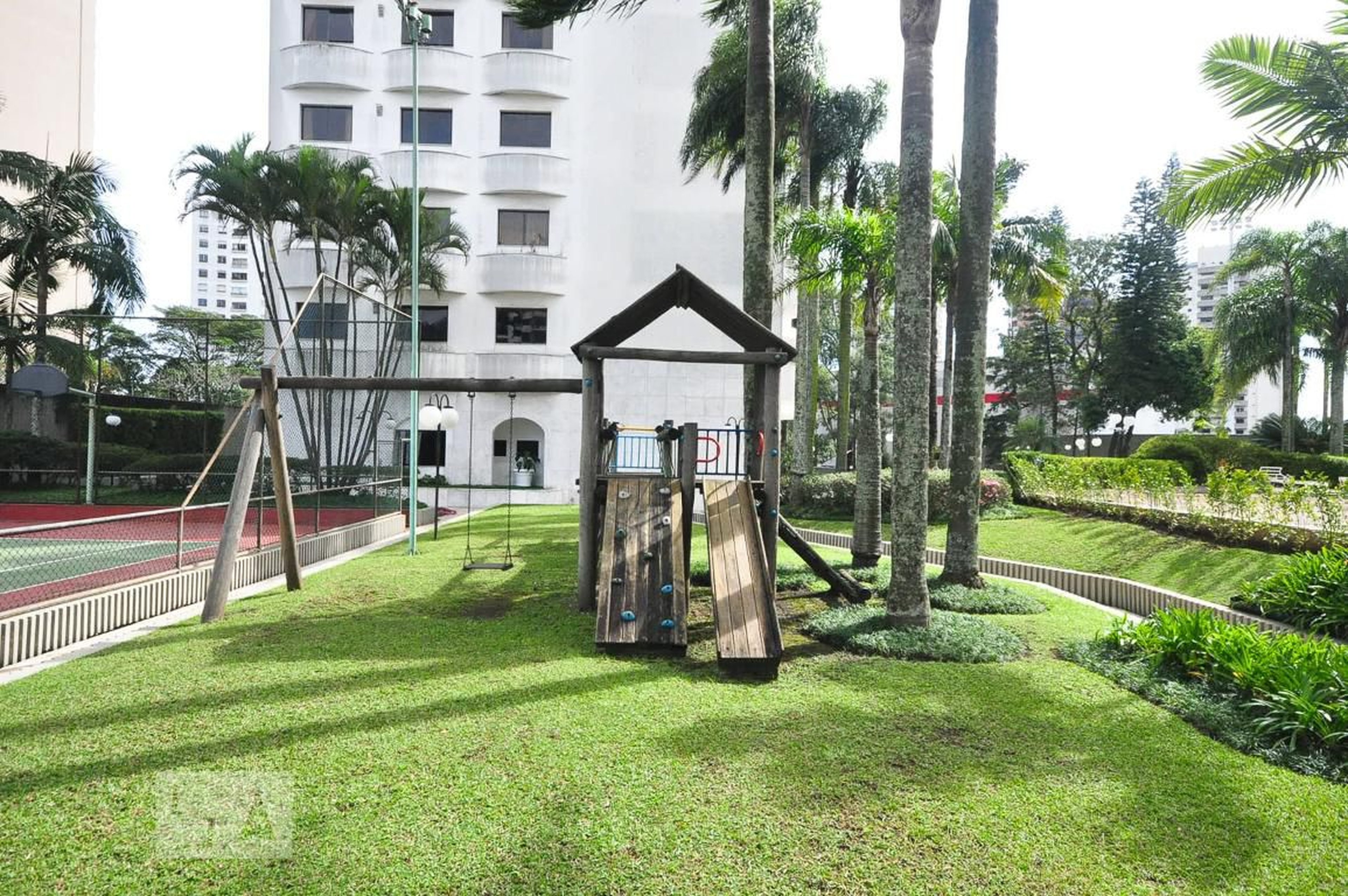 playground - Royal Gate