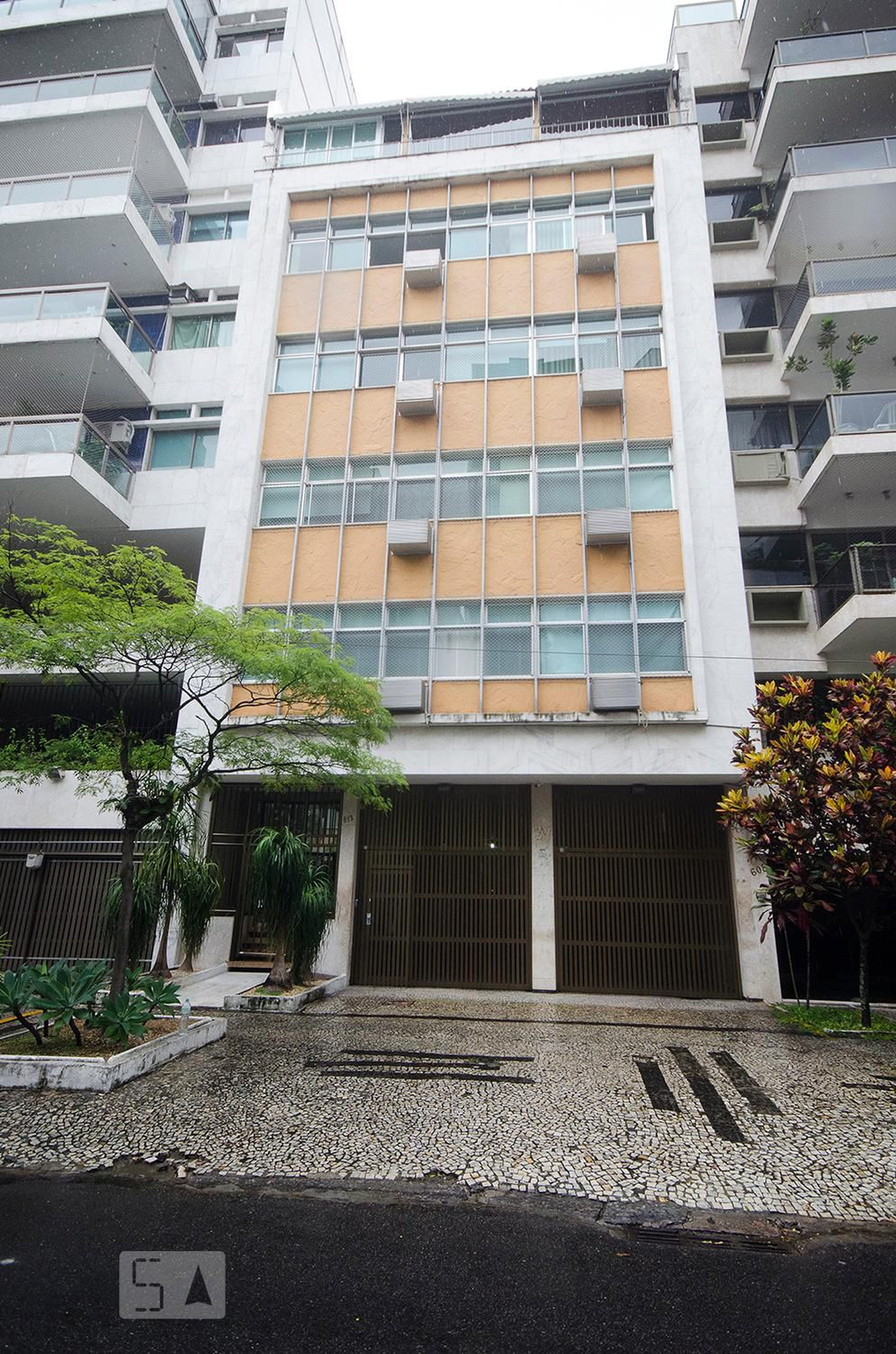 FACHADA Condomínio em Rua Barão da Torre, 612