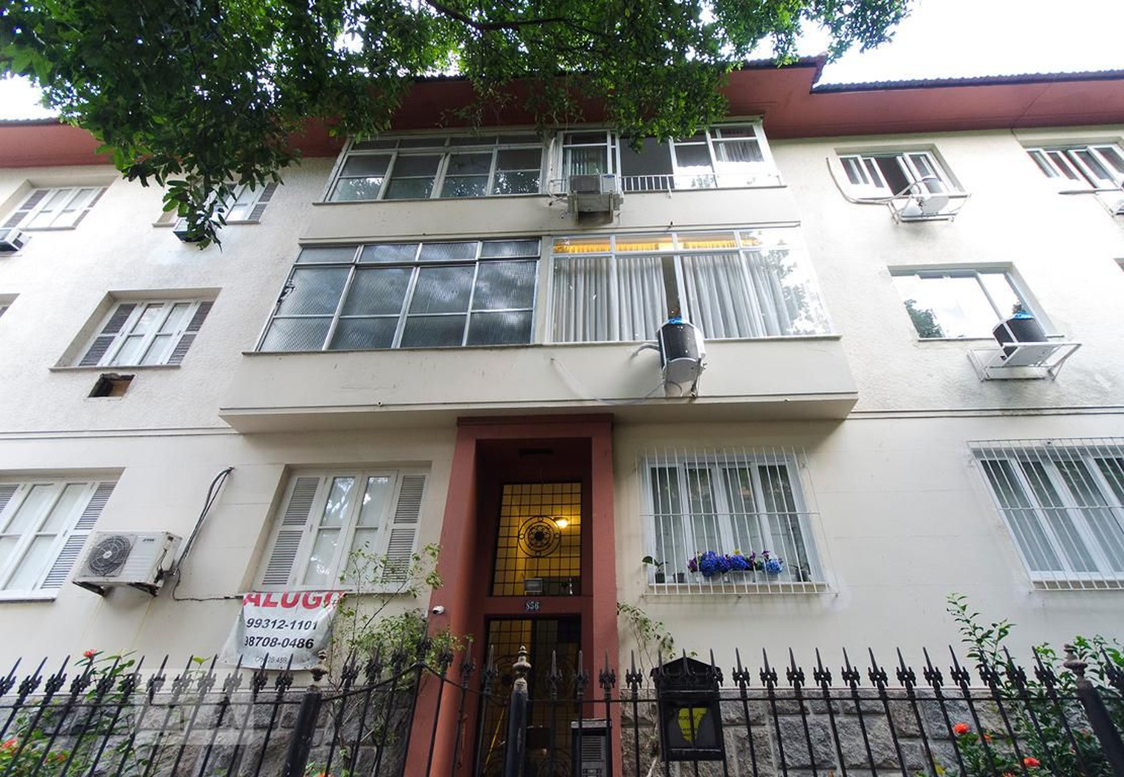 FACHADA Condomínio em Rua Humberto de Campos, 856