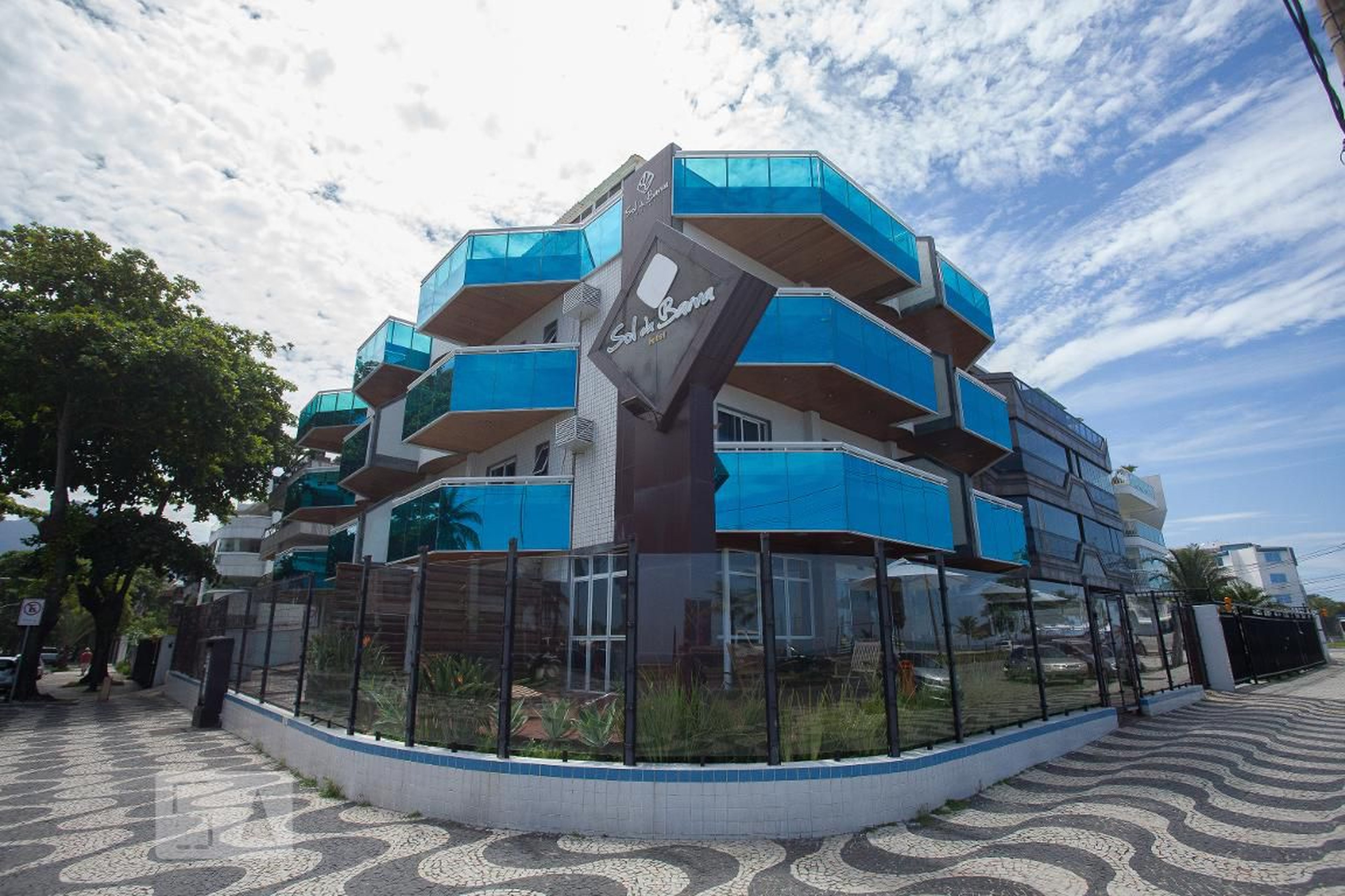 Fachada Condomínio em Avenida Lúcio Costa, 880