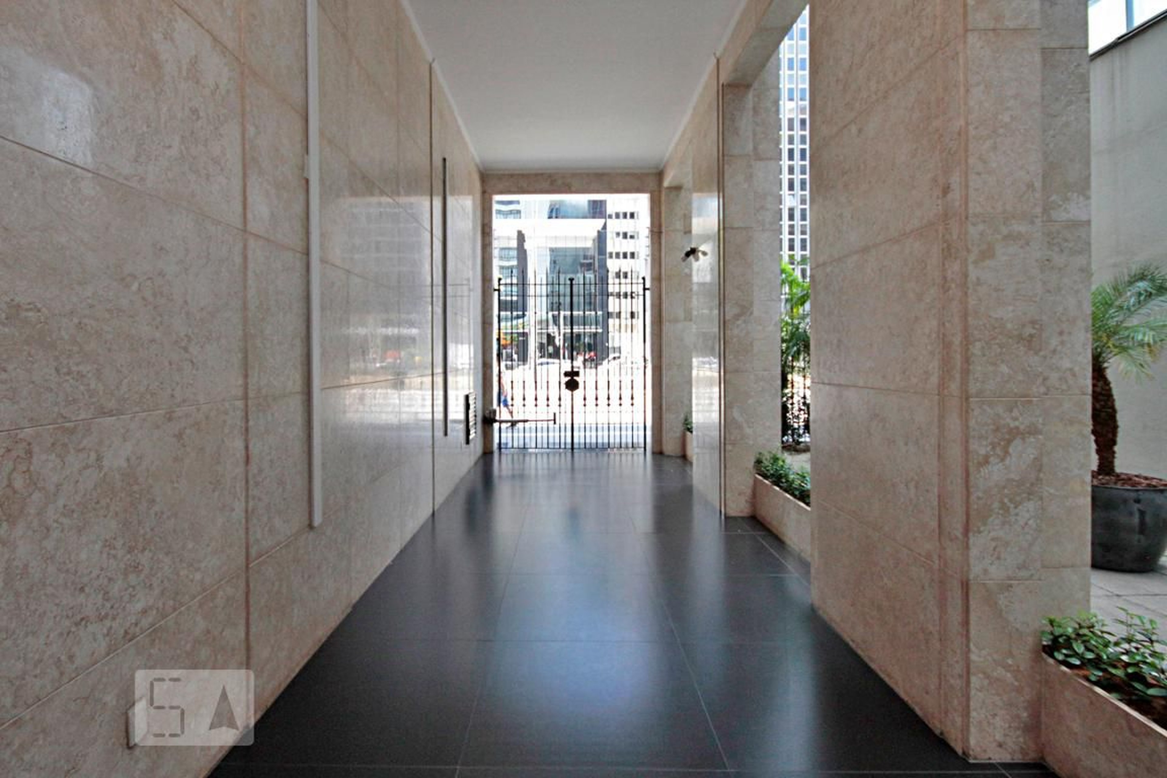 Entrada do Prédio - Edifício Luiz Trevisioli