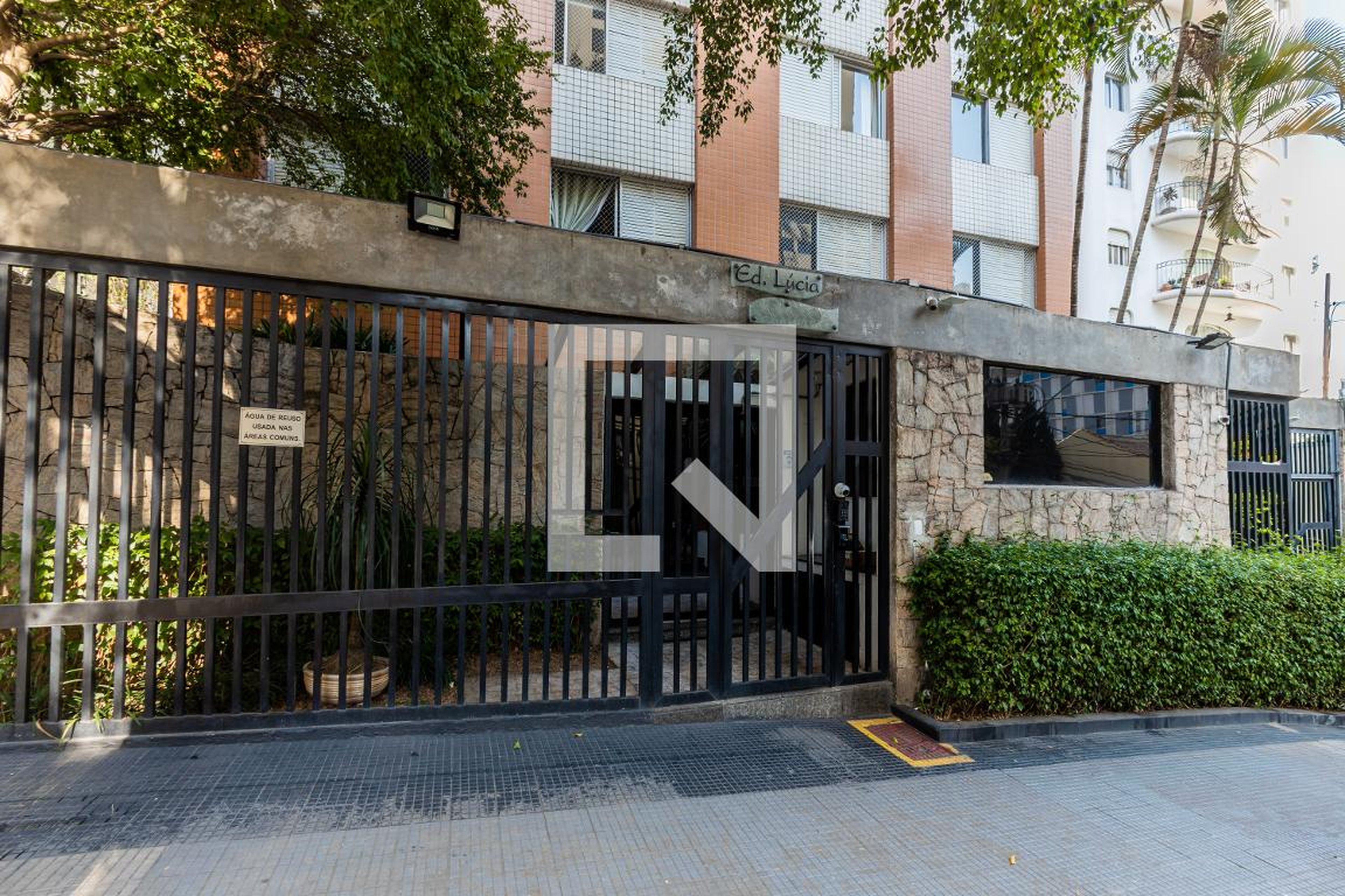 Fachada do Condomínio Condomínio Lúcia