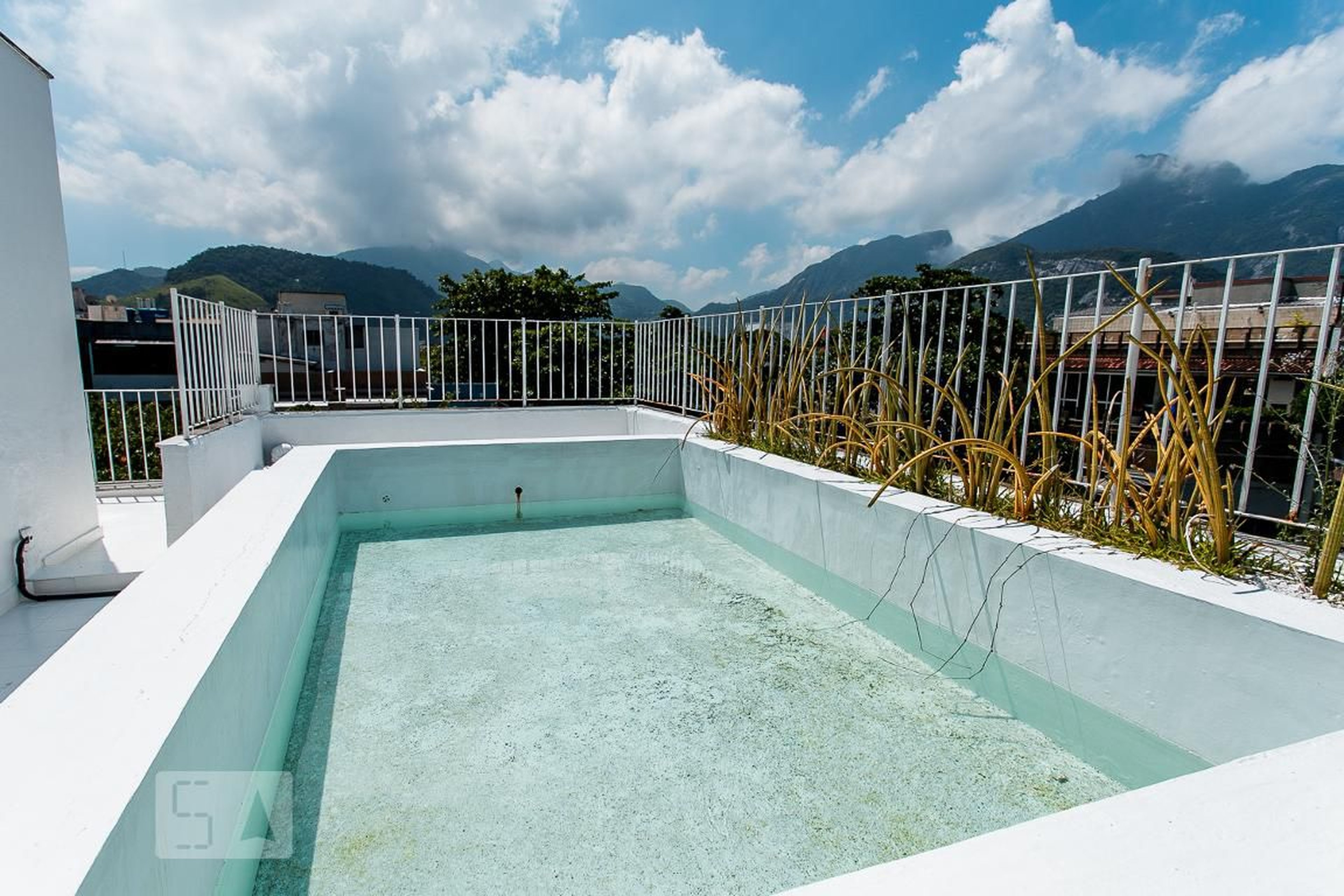 PISCINA Condomínio em Rua Coronel Euríco de Sousa Gomes Filho, 445