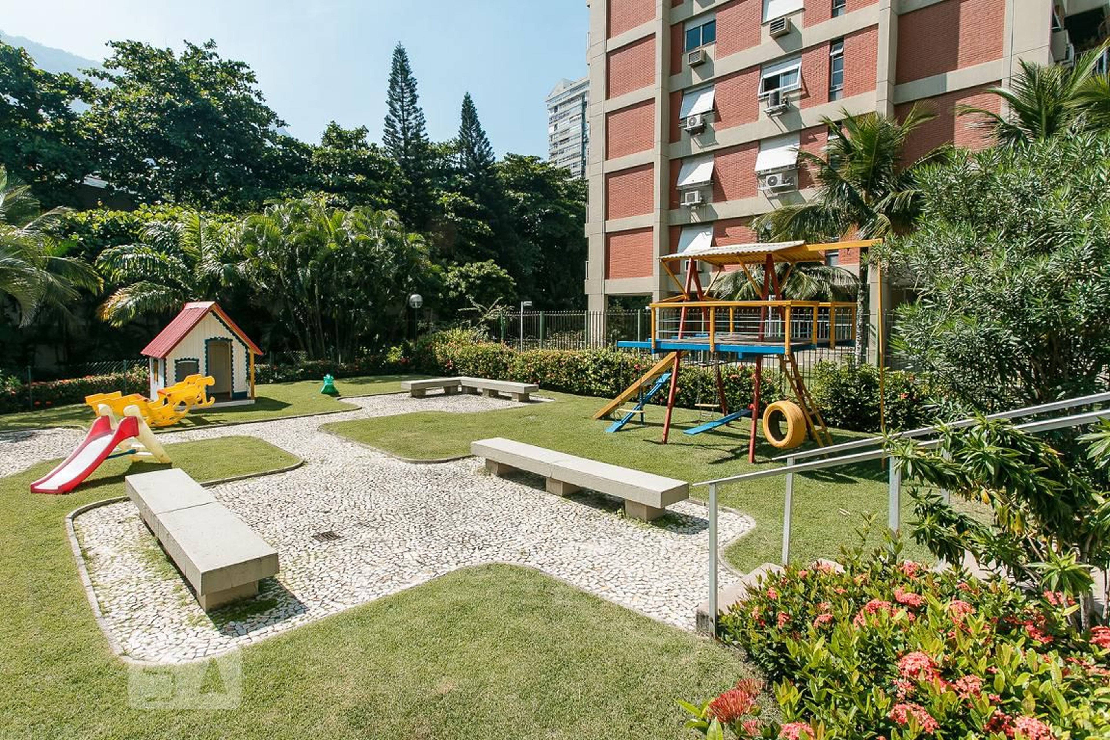PLAYGROUND - SAO Conrado Freen