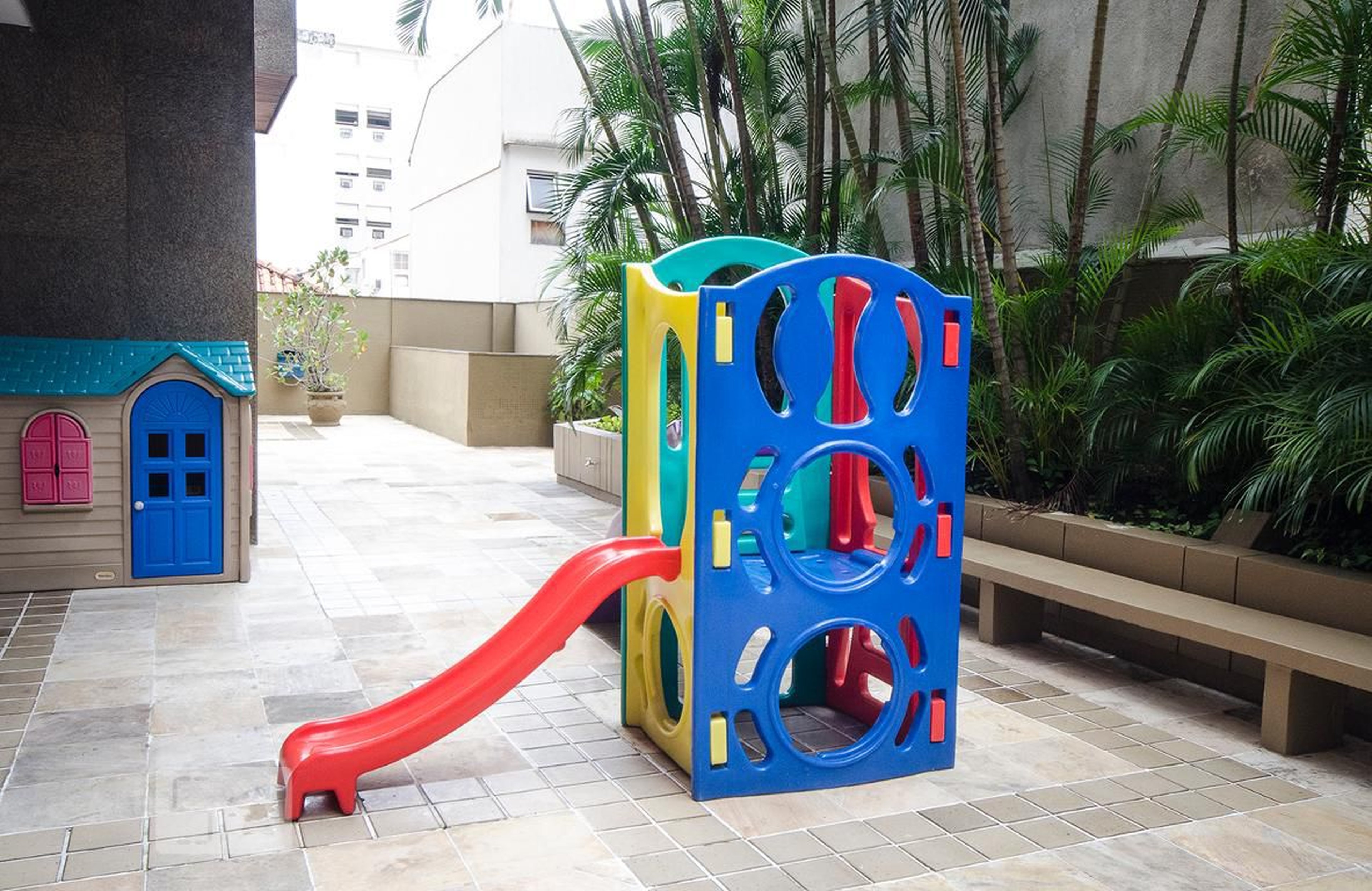 PLAYGROUND - Monsieur Le Blond