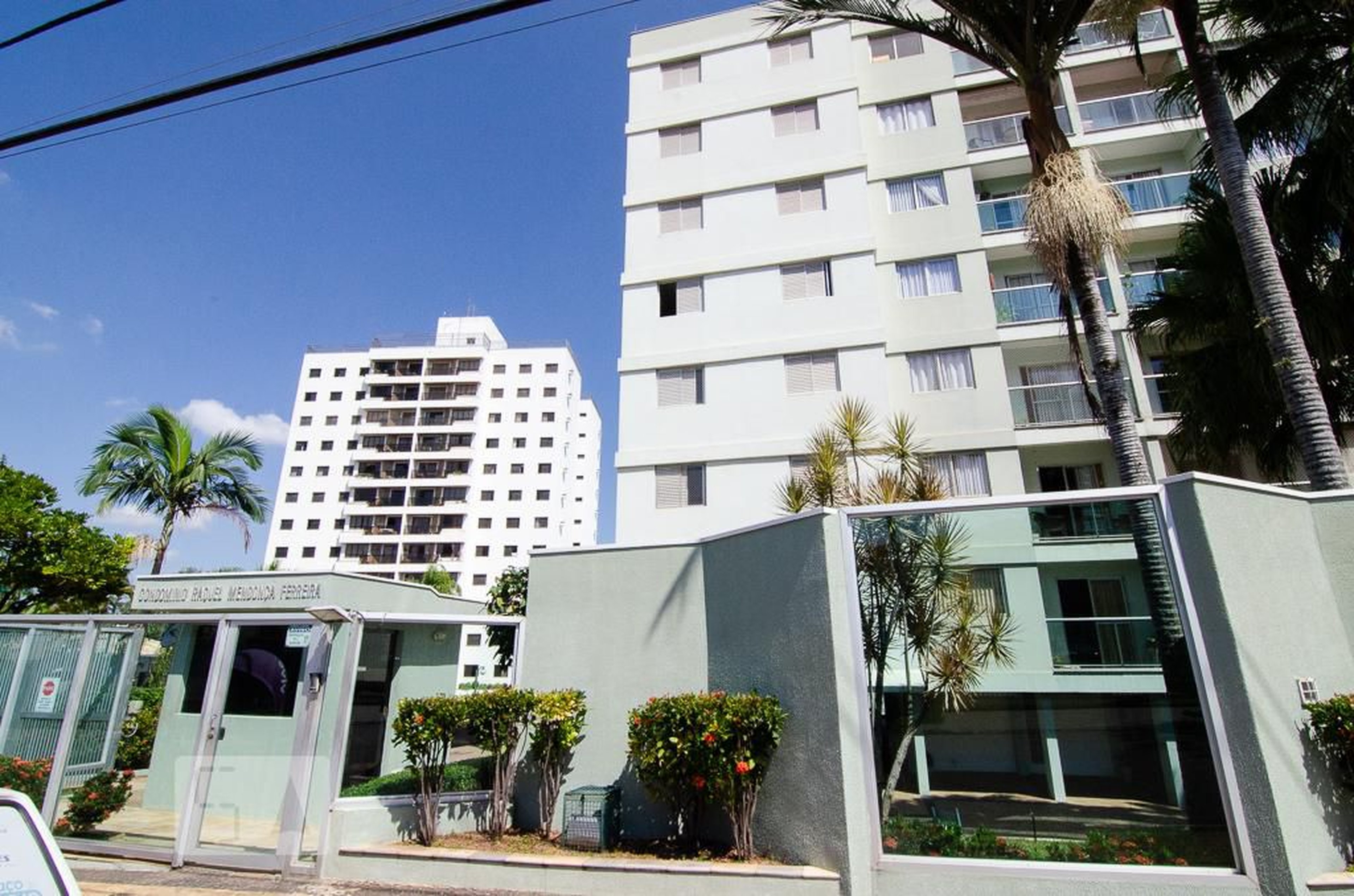 Fachada do condomínio Condomínio em Rua Francisco Pereira Coutinho, 151