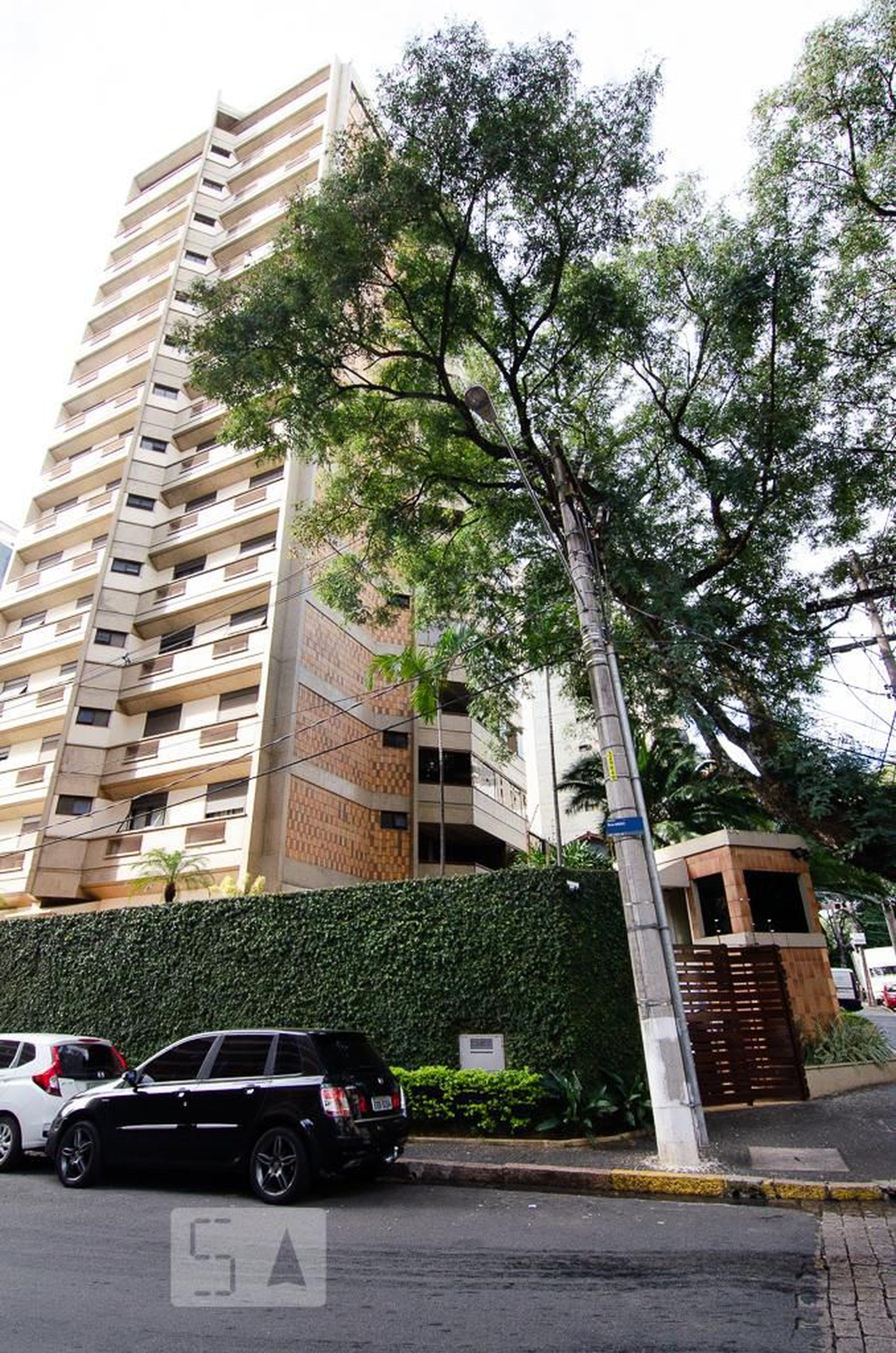 Fachada do prédio Condomínio Maria Nogueira Lucarelli