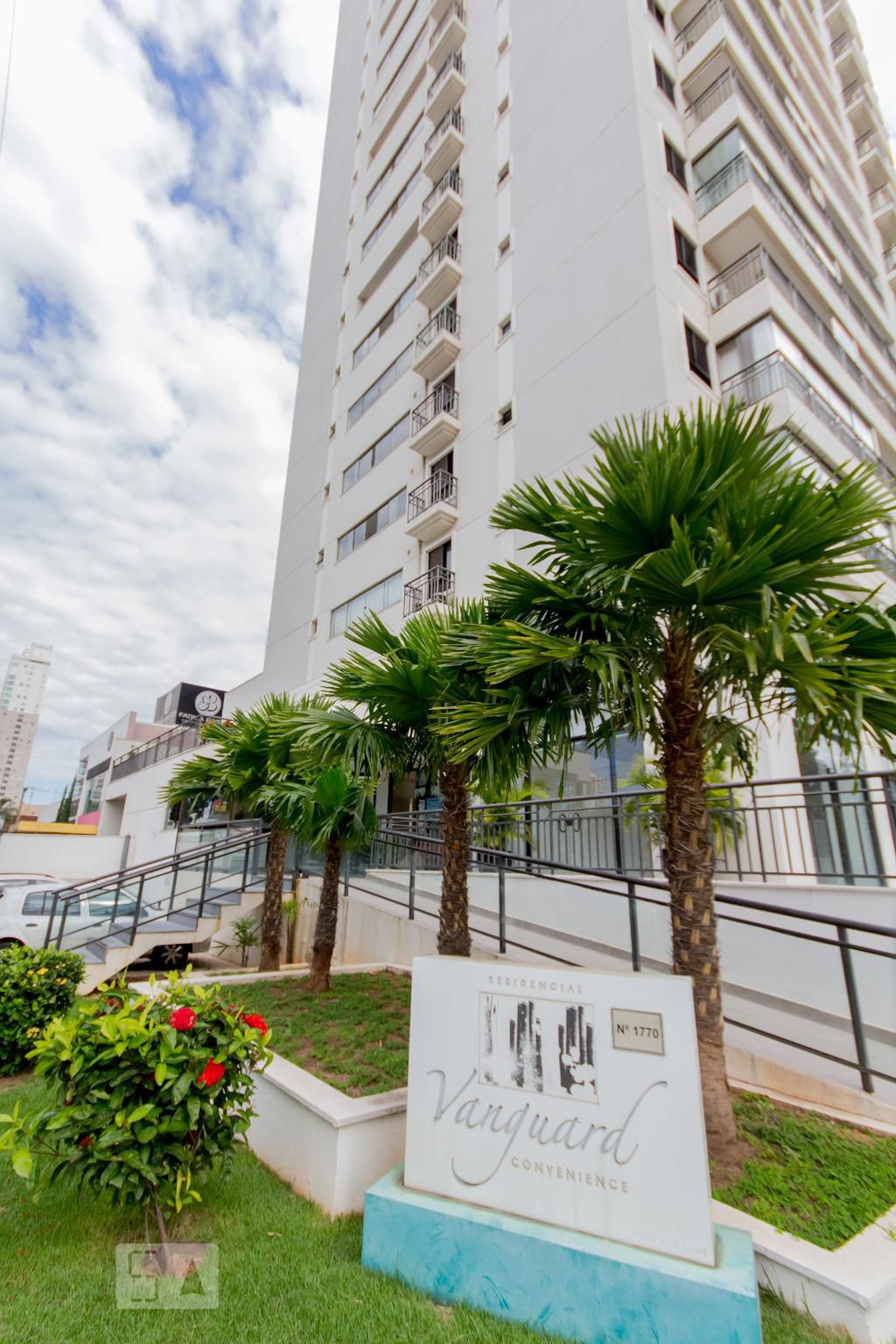 Fachada Condomínio em Rua T-53, 342