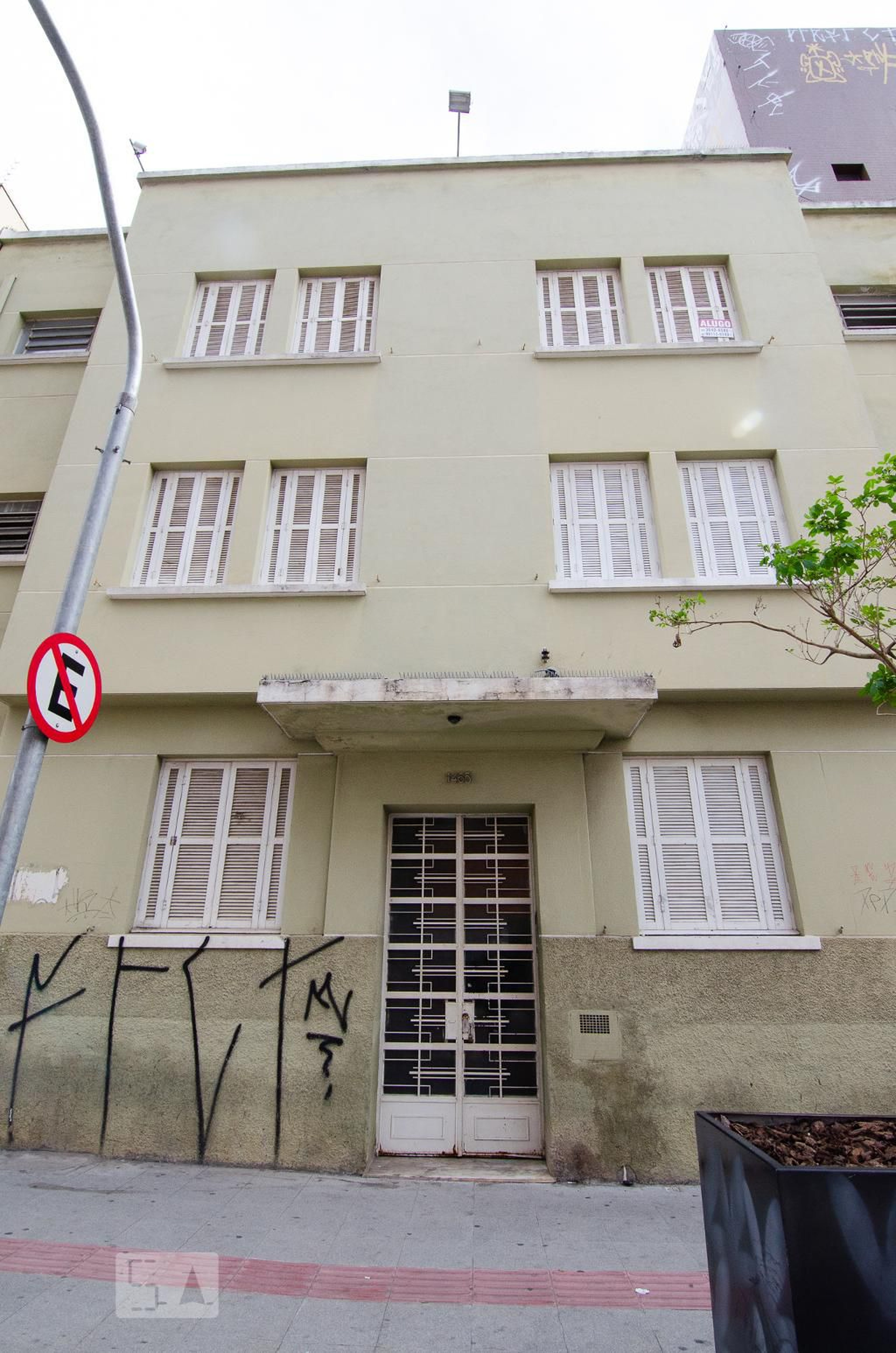 Fachada do prédio Condomínio Emile Blanc