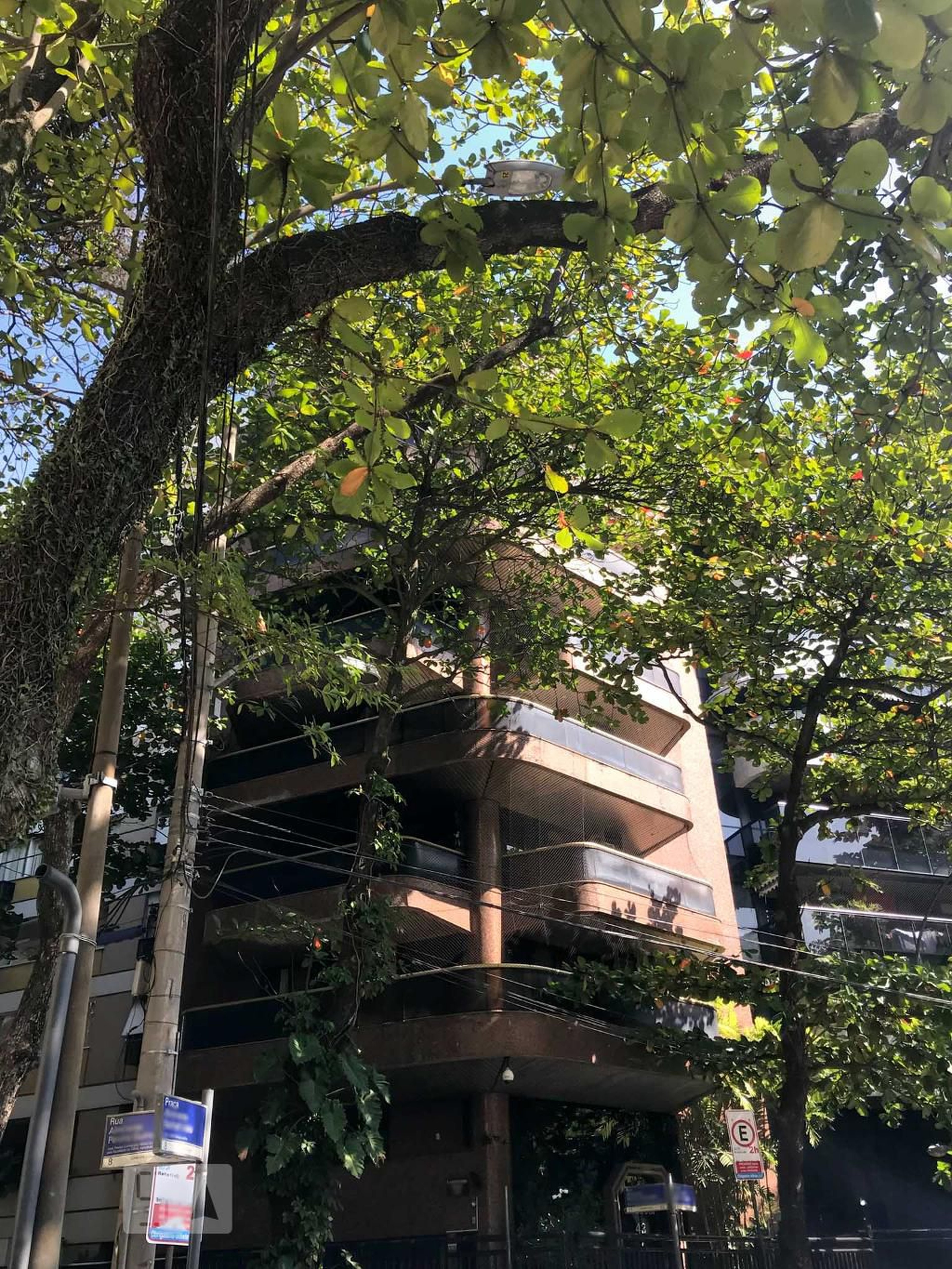 Fachada do Prédio Condomínio Chateau D´or