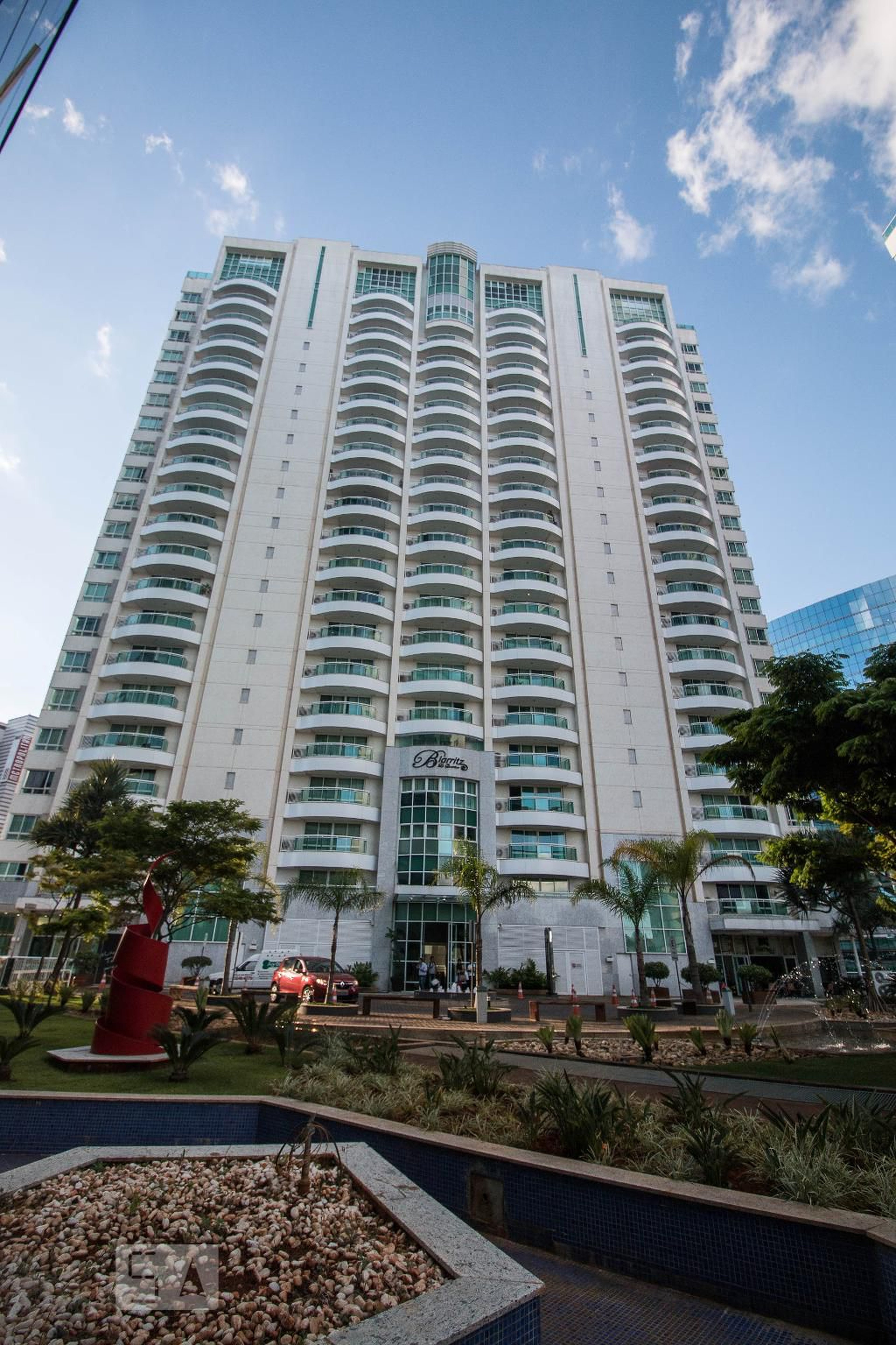 FACHADA Condomínio Biarritz Hplus Long Stay