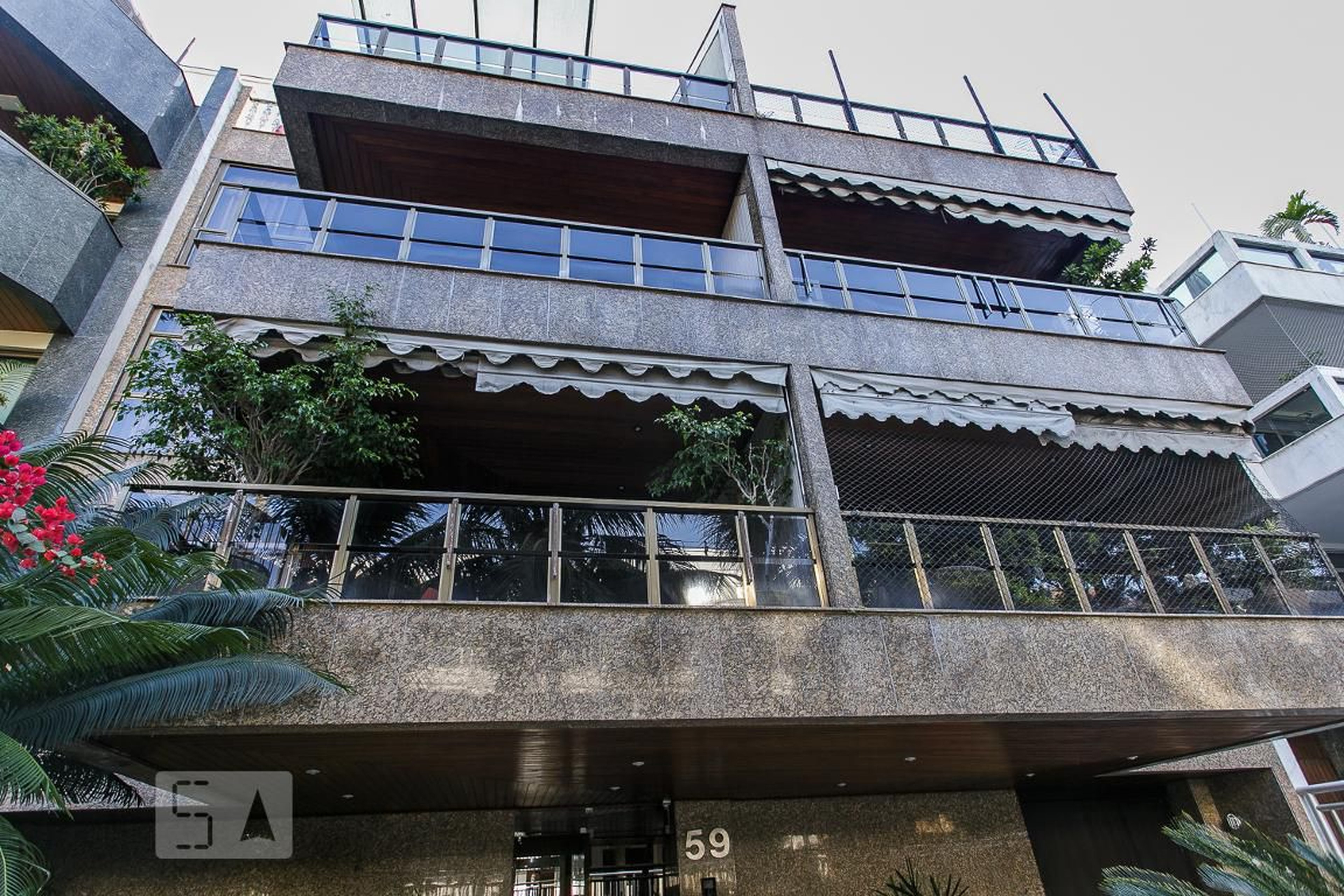 Fachada Condomínio em Rua General Sidônio Dias Corrêa, 59