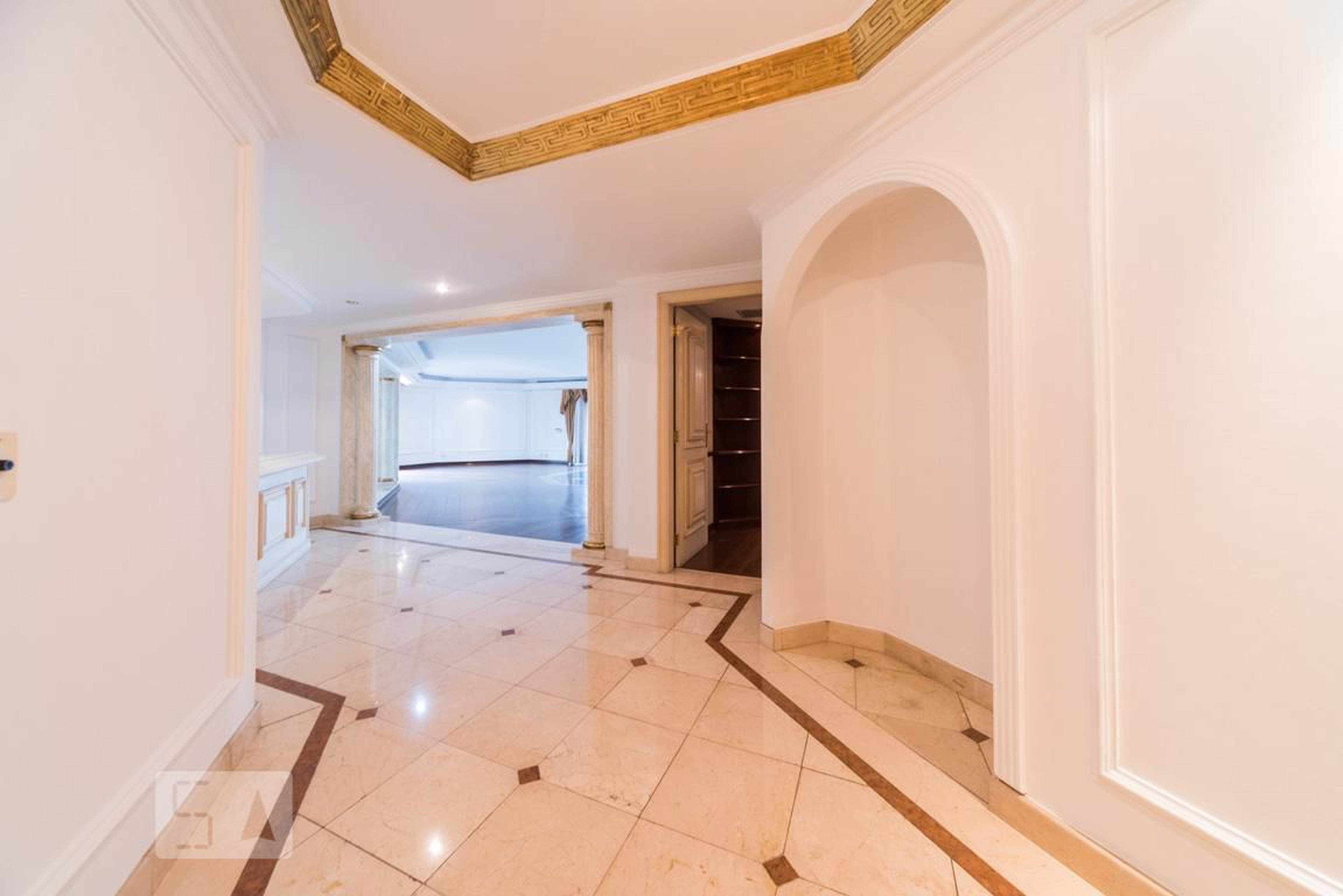 Entrada - Tom Arthur