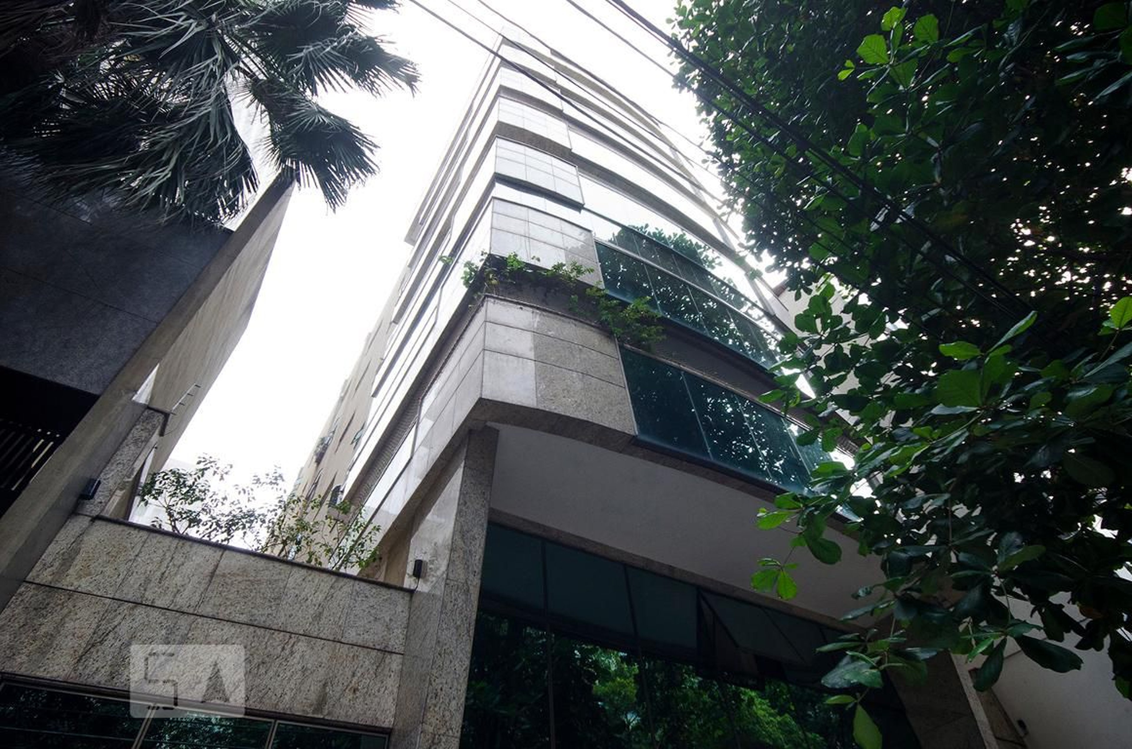 Fachada Condomínio em Rua Fonte da Saudade, 162