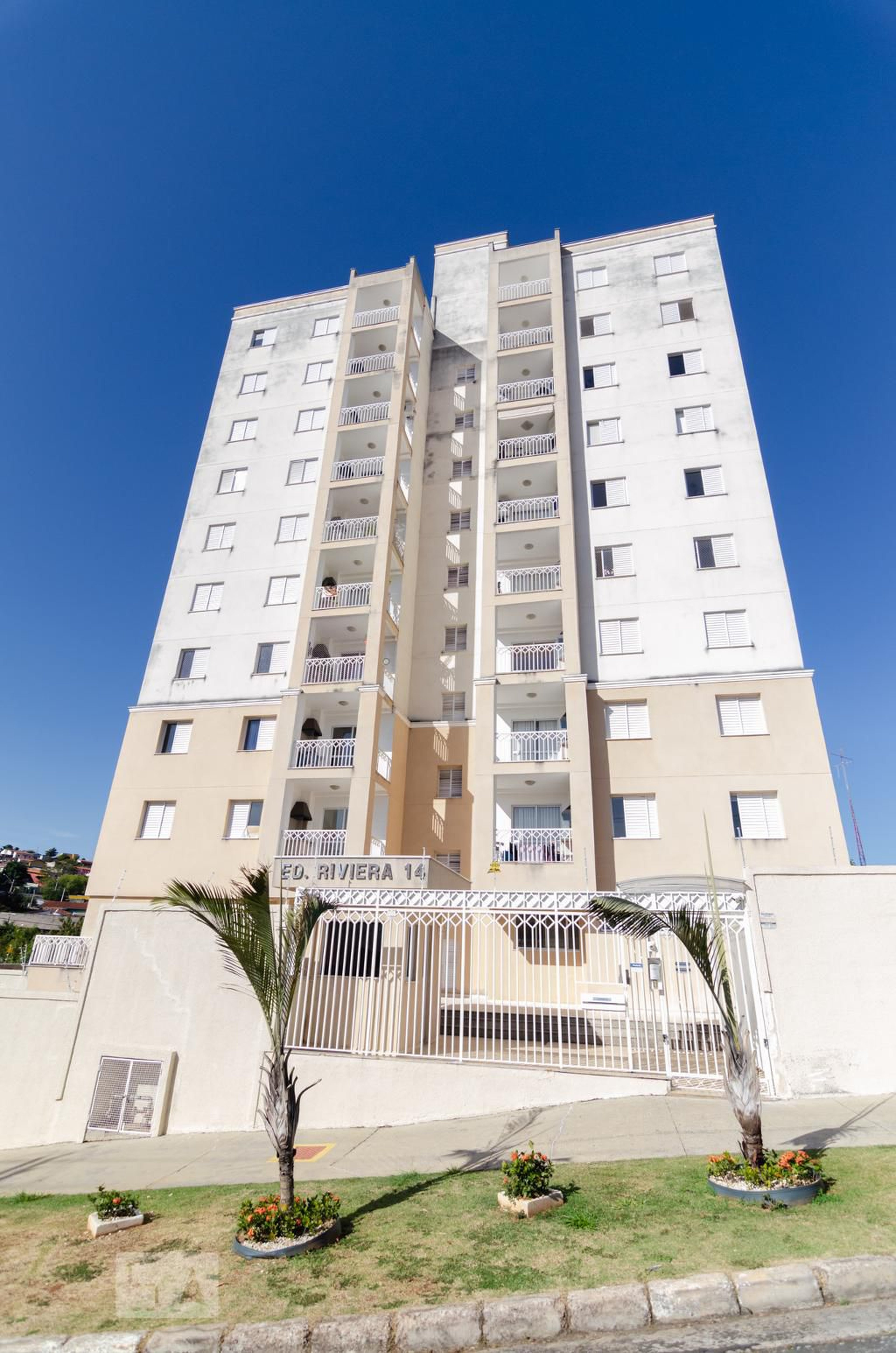 Fachada do prédio Condomínio Riviera Residencial