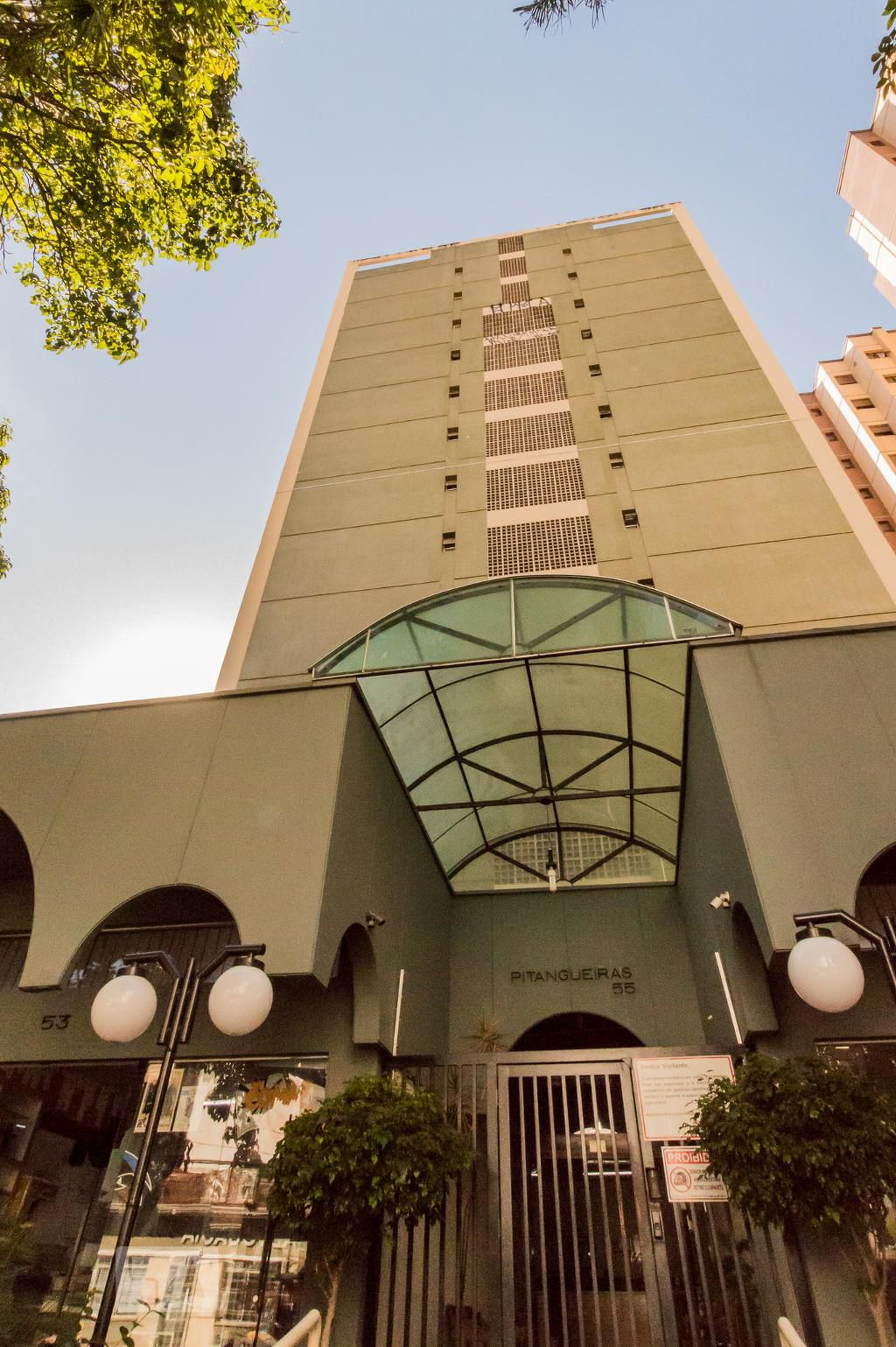 Fachada Condomínio Pitangueiras