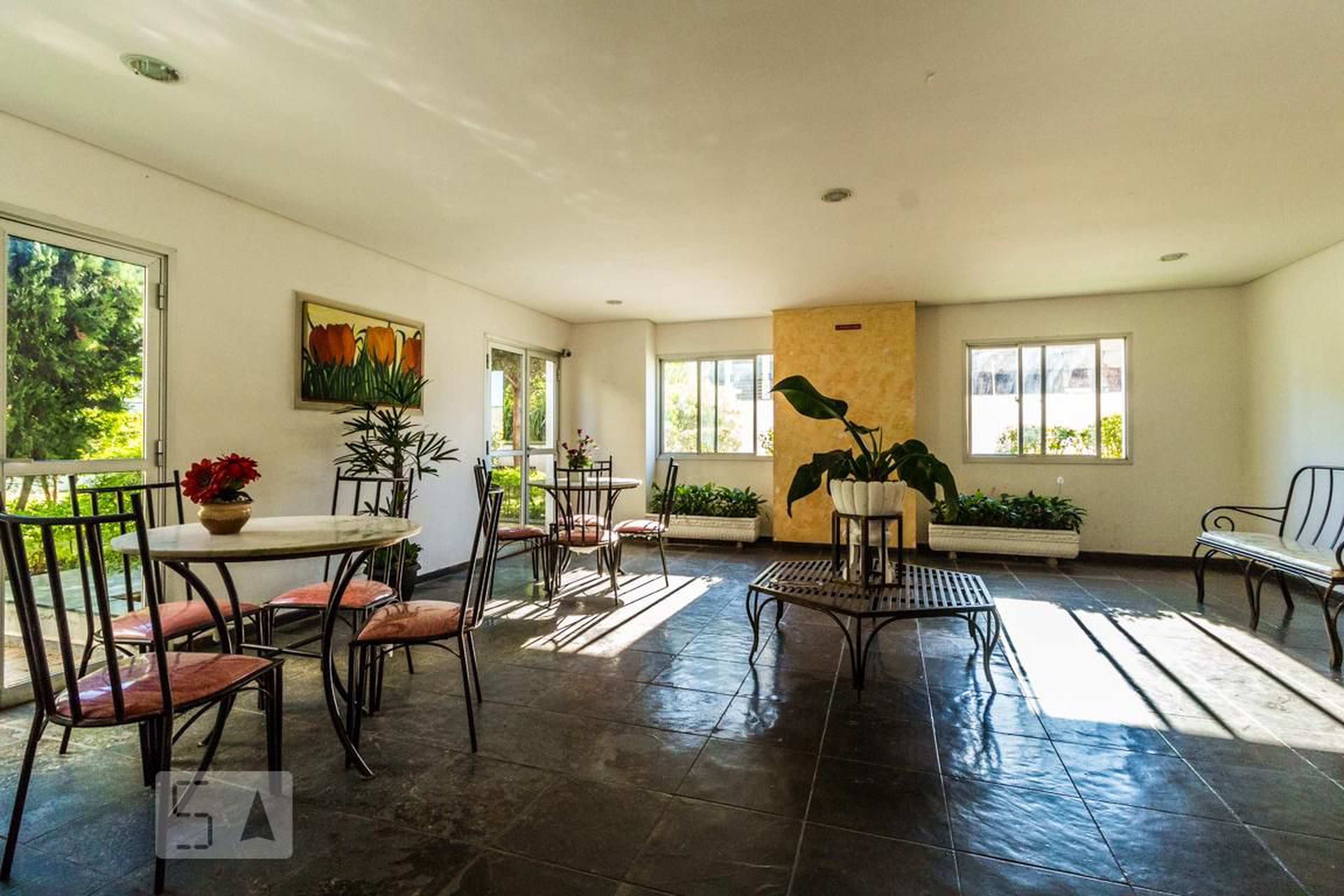 Condomínio - Edifício West Side