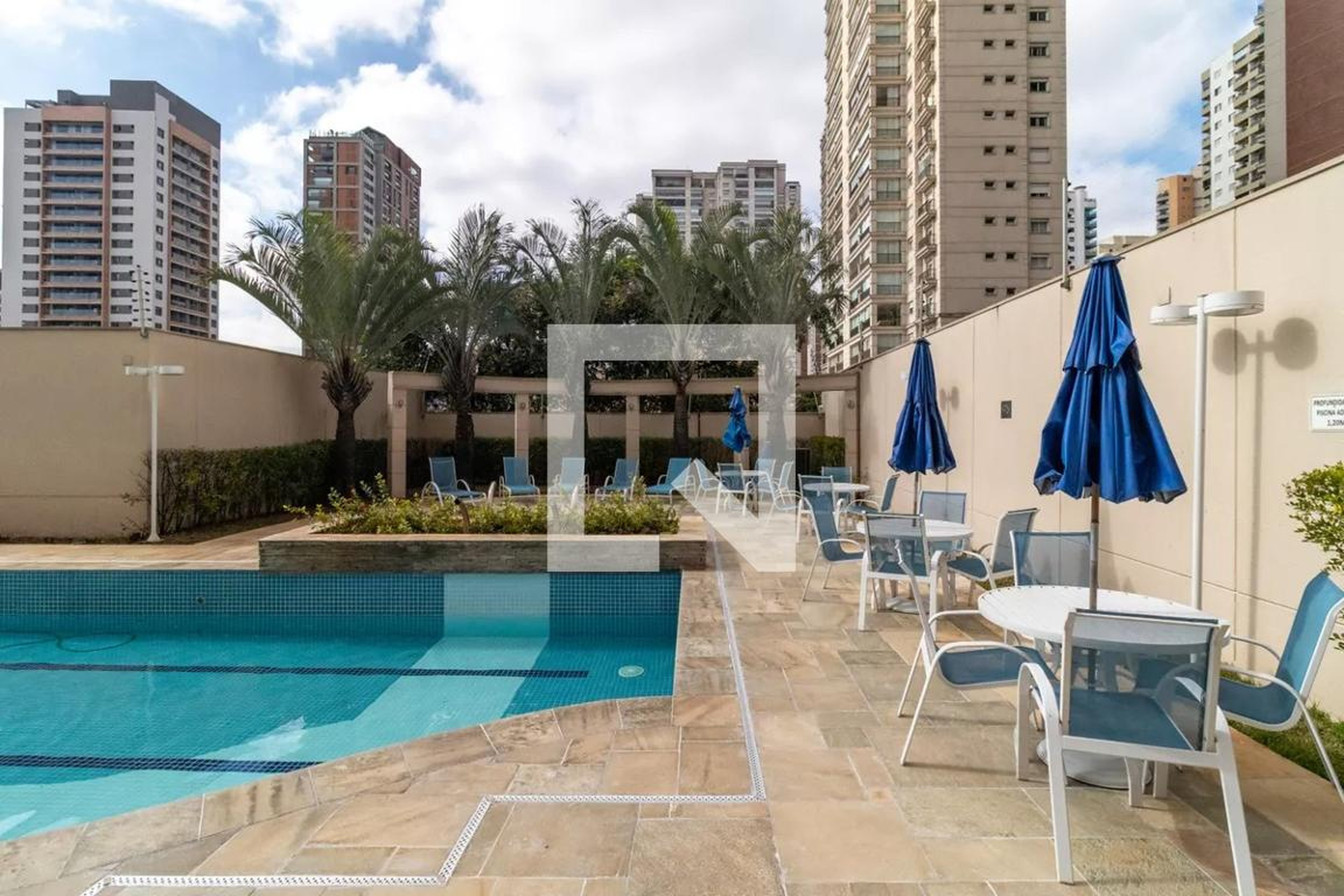 Piscina - Edifício Le Millesime