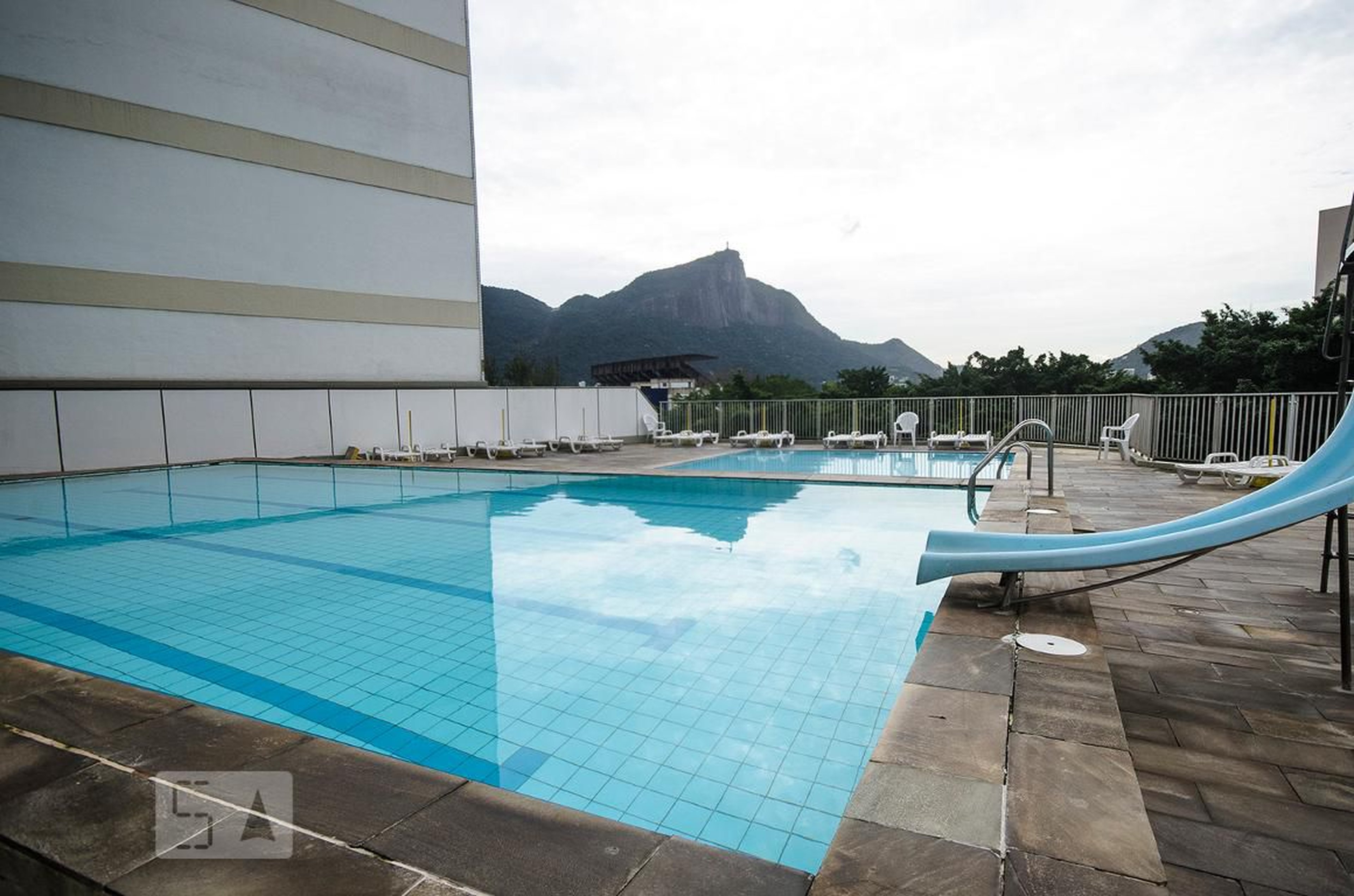 Piscina - Edifício Place de L'Etoille