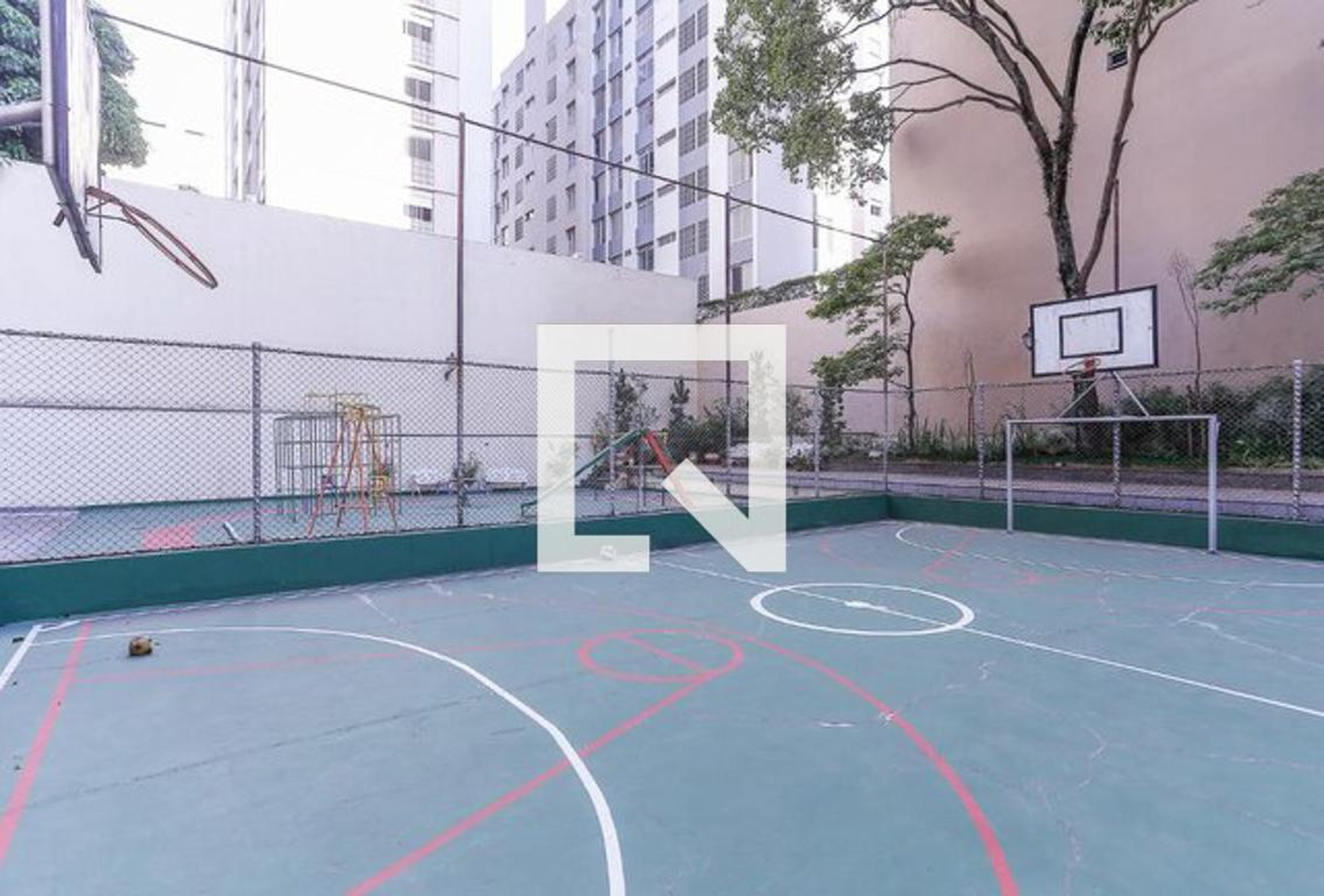 Quadra - Edifício Versailles Louvre