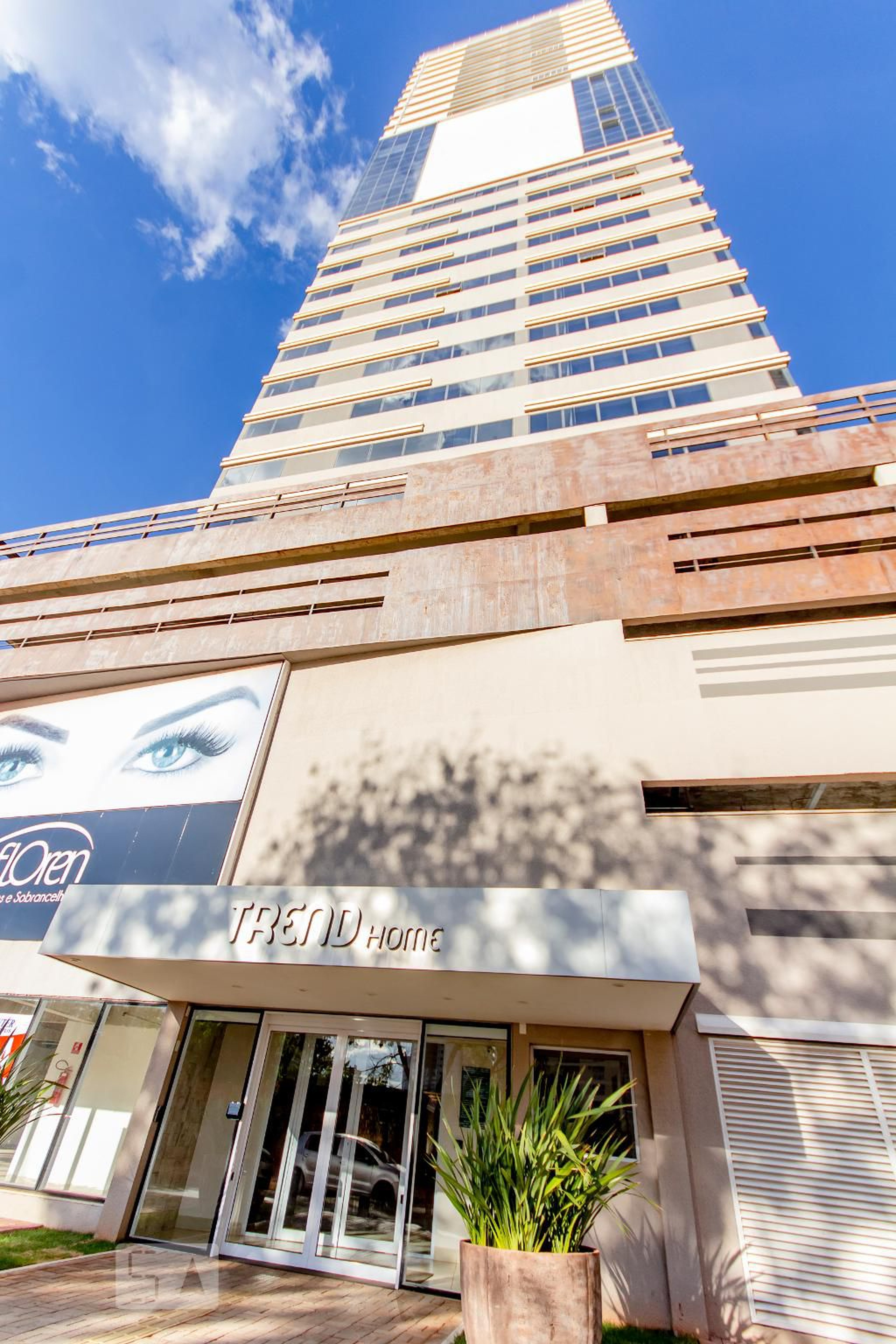 Fachada Condomínio em Rua 71, 325