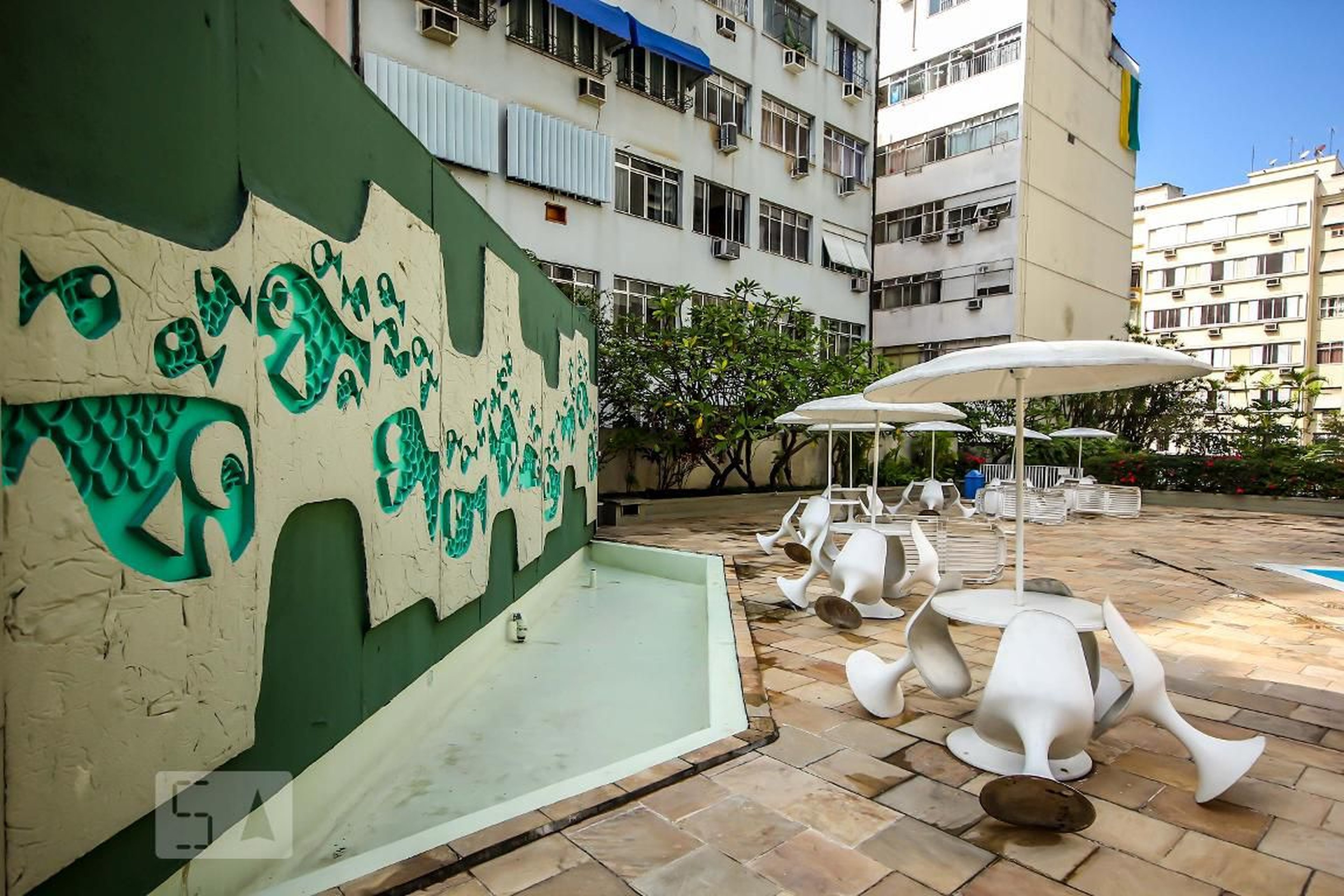 Área da Piscina - Apart Hotel