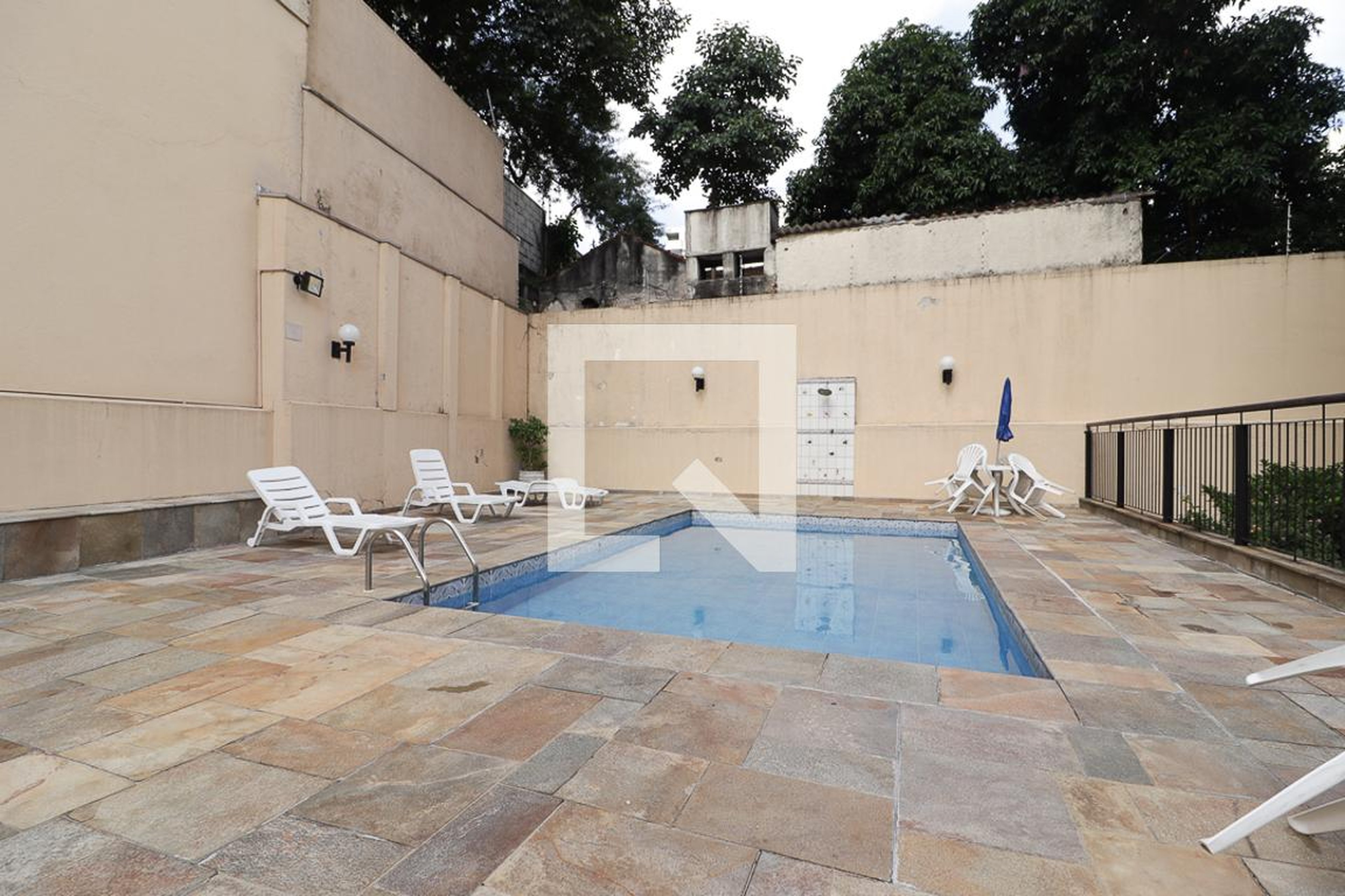 Piscina - Edifício Camburi