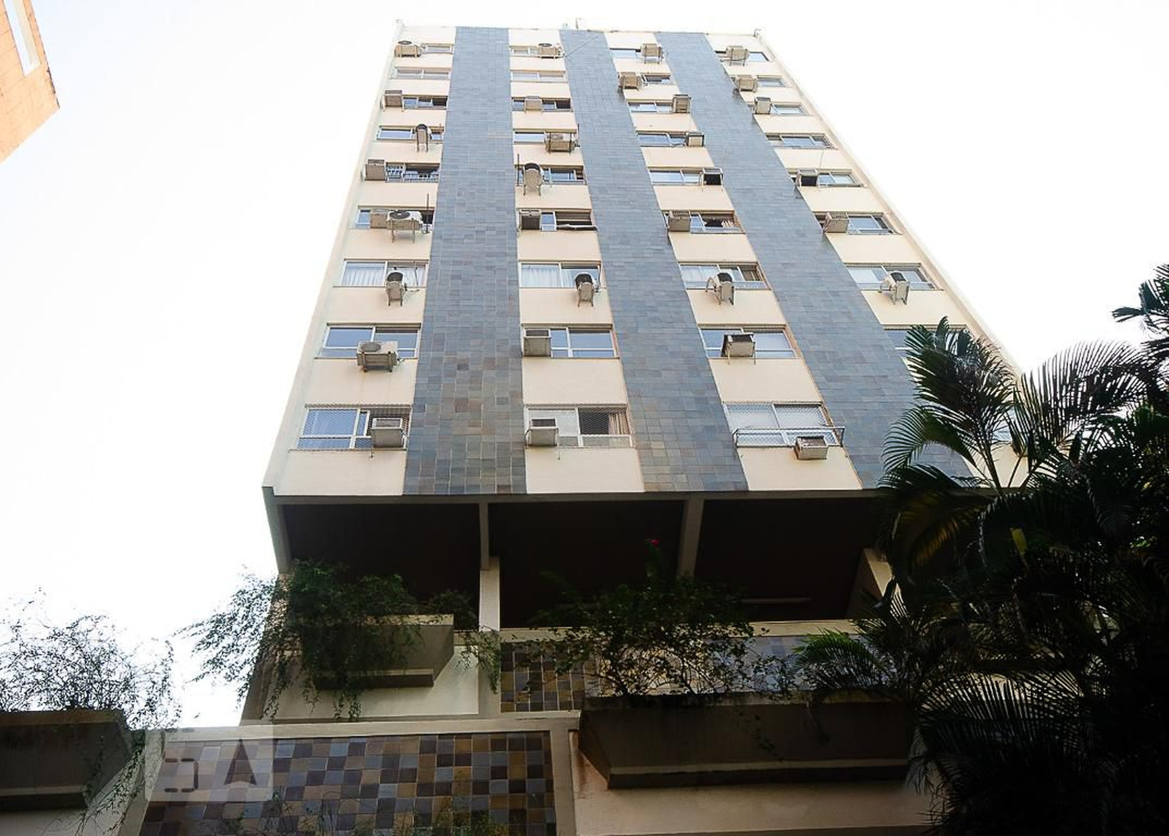 Fachada Condomínio em Rua do Jequitibá, 1