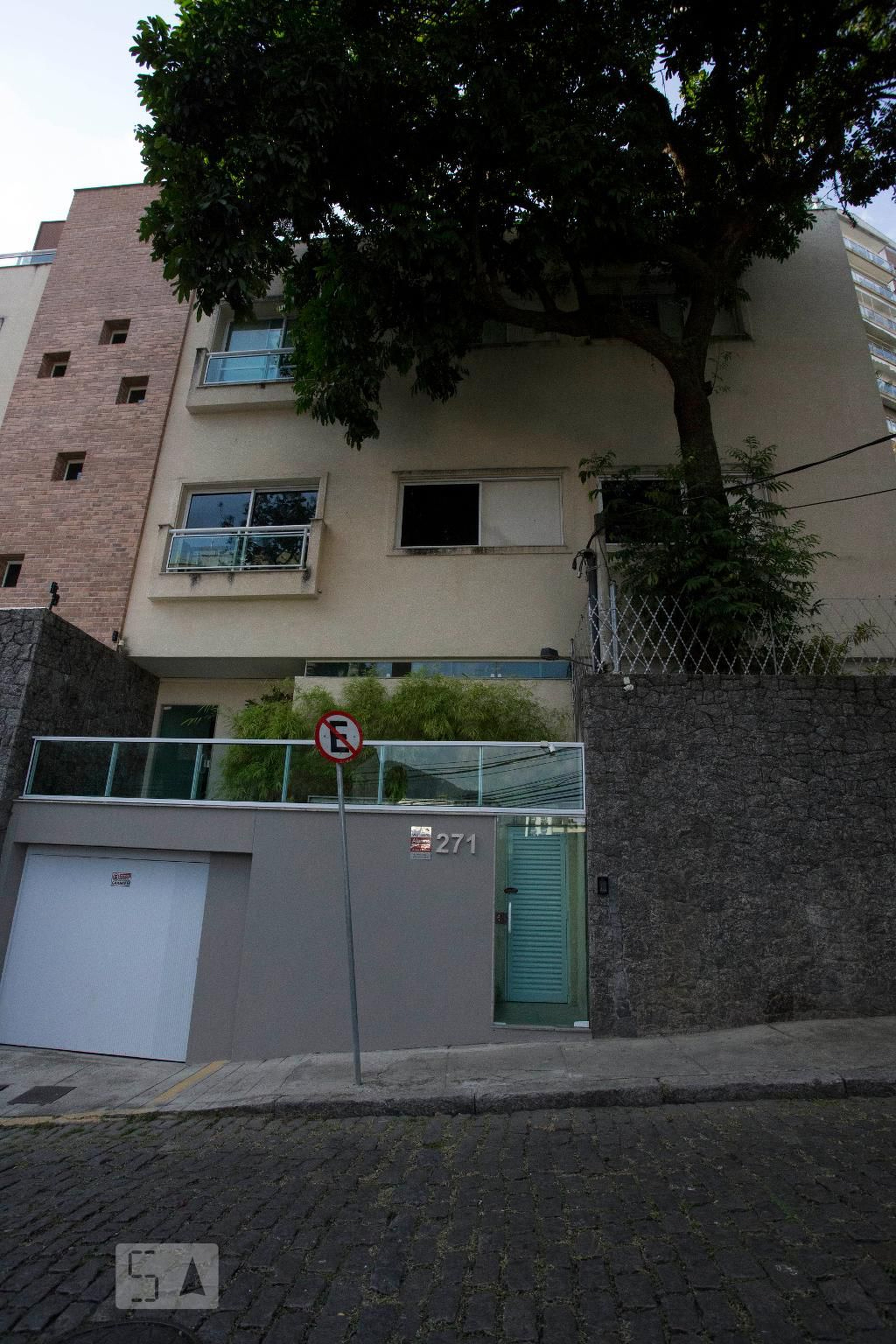 Fachada Condomínio em Rua Sacopã, 271