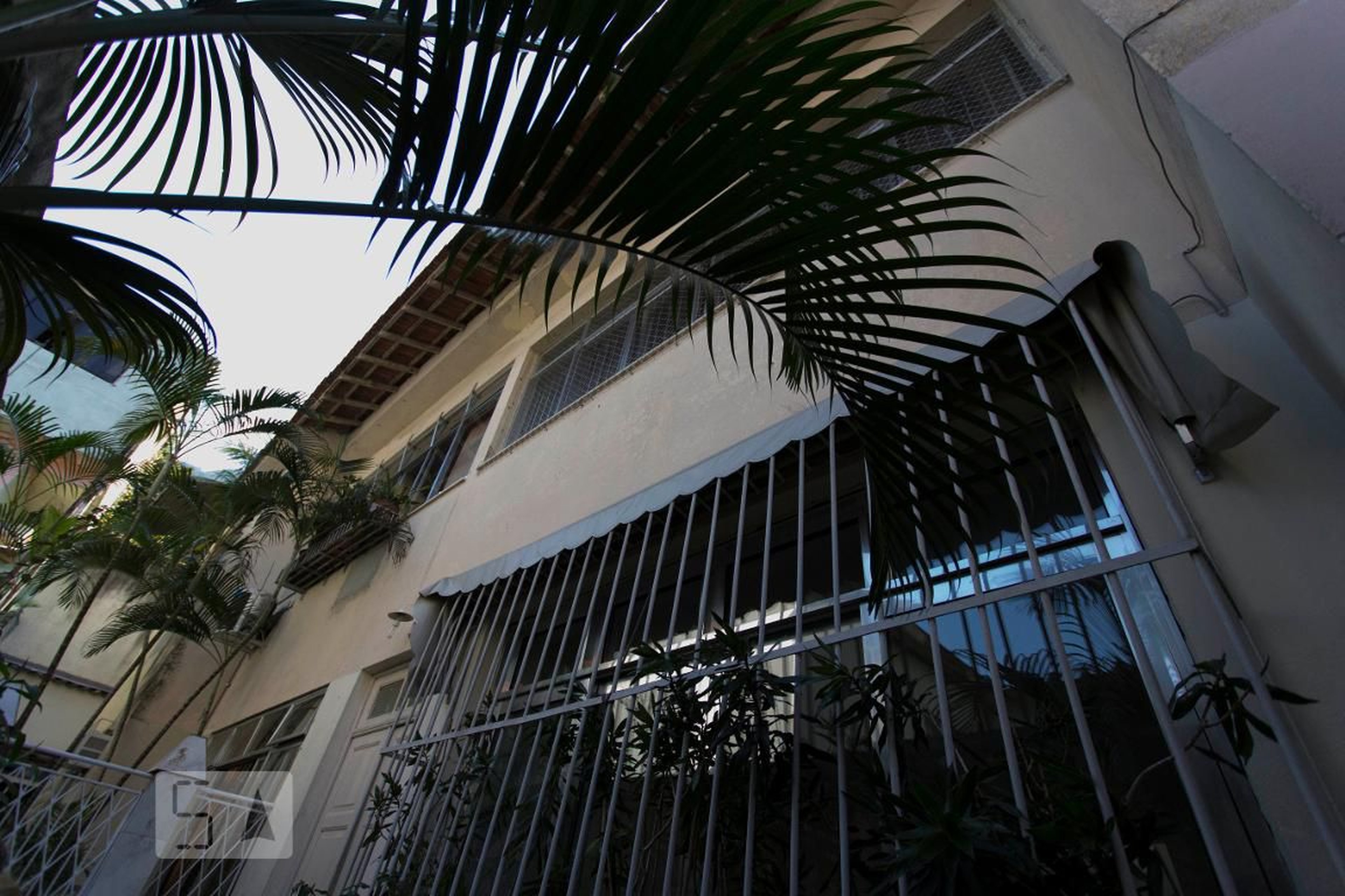 Fachada Condomínio em Rua Pacheco Leão, 1188