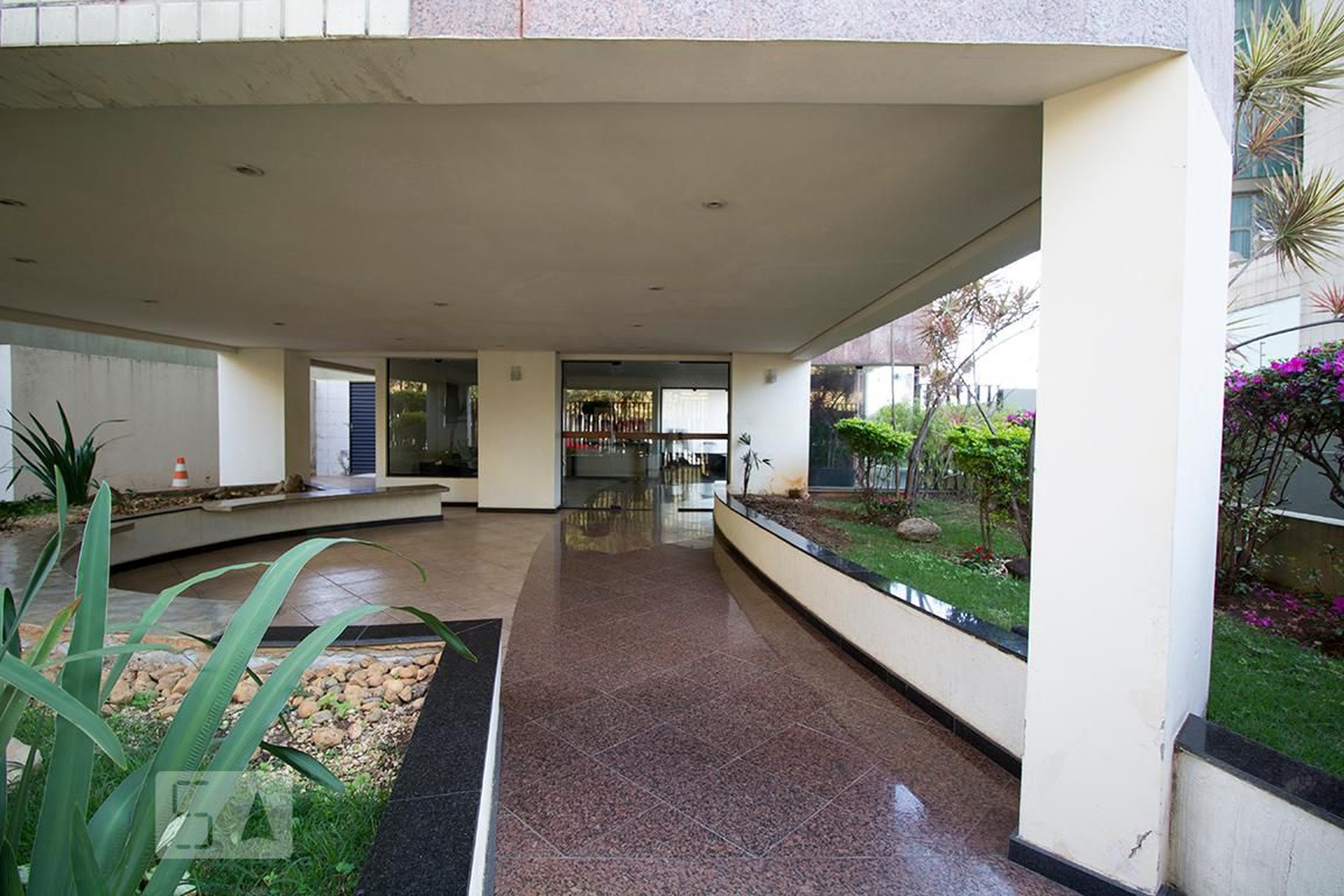 Entrada - Edifício Montes Alegannys