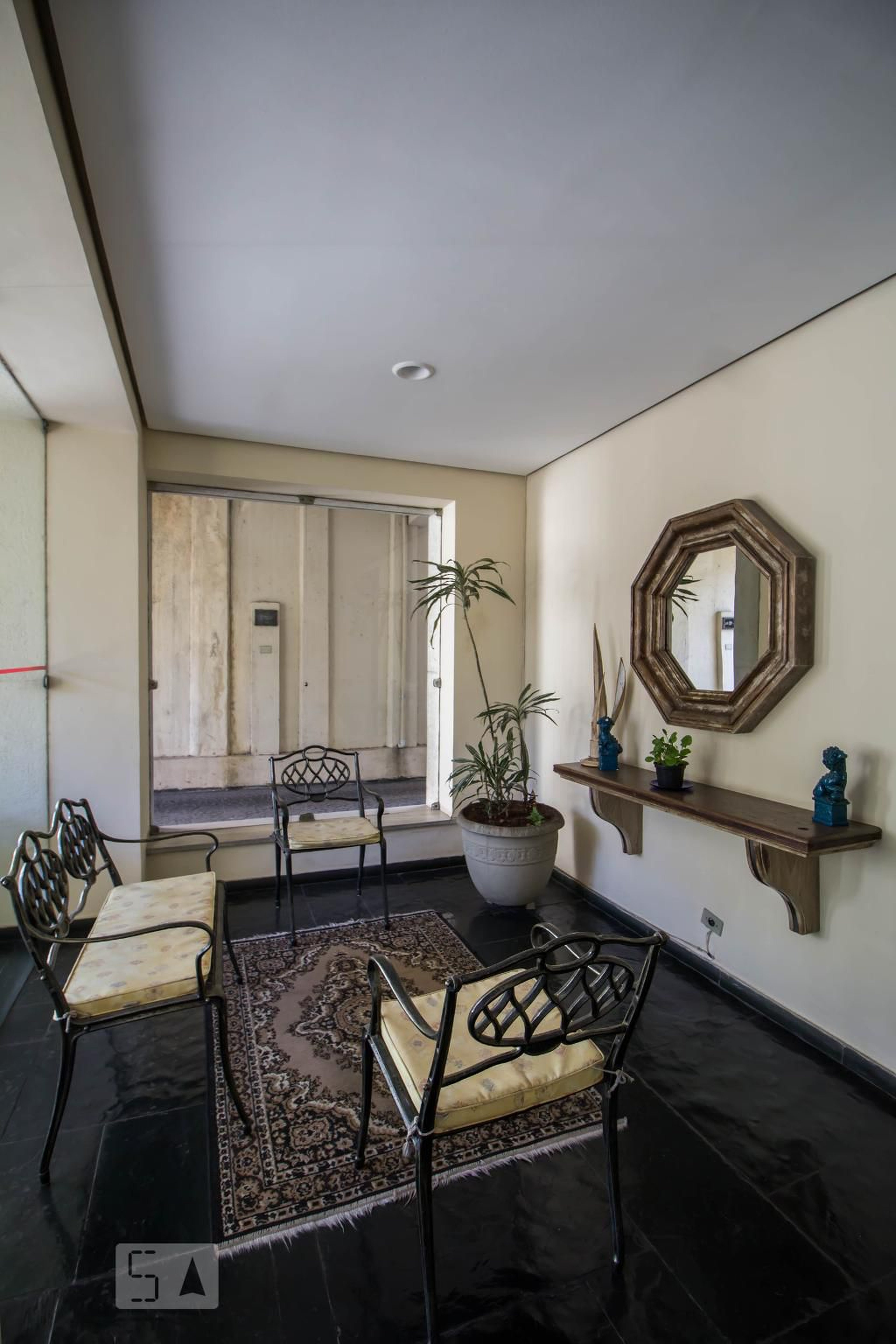 Hall de entrada - Mont Parnasse