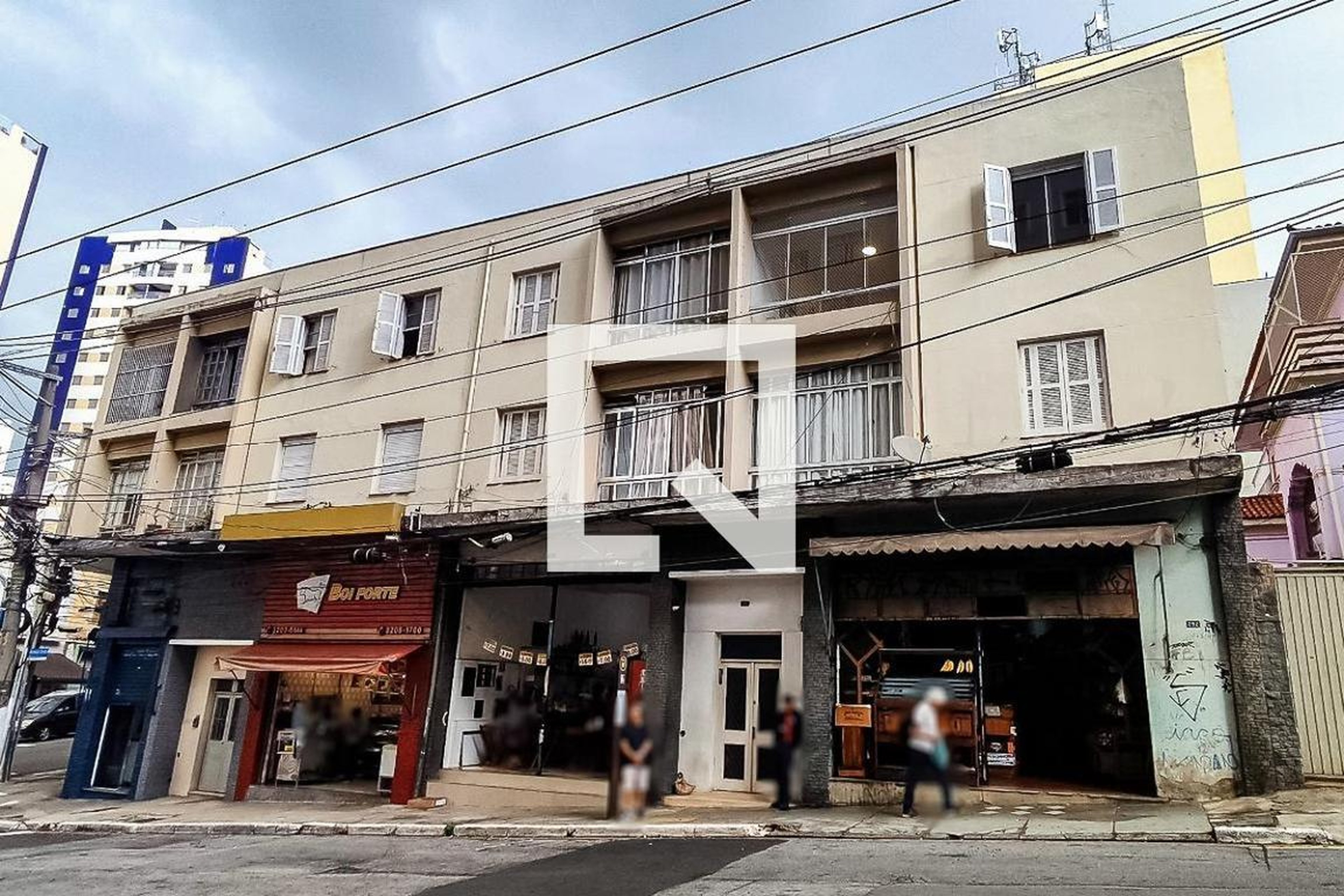 Fachada Condomínio em Rua Almeida Torres, 296