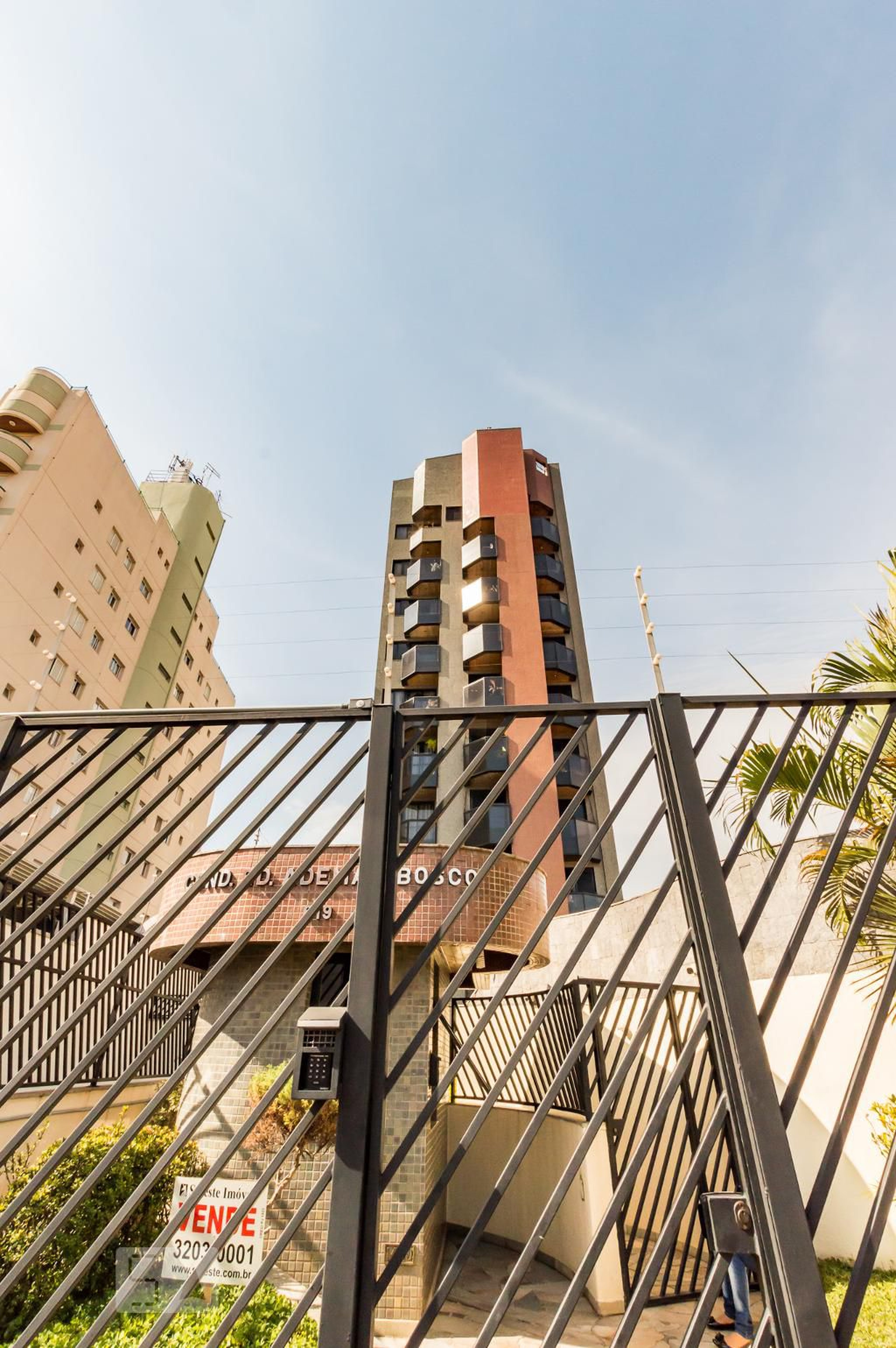 Fachada Condomínio em Rua Joaquim Vilac, 619