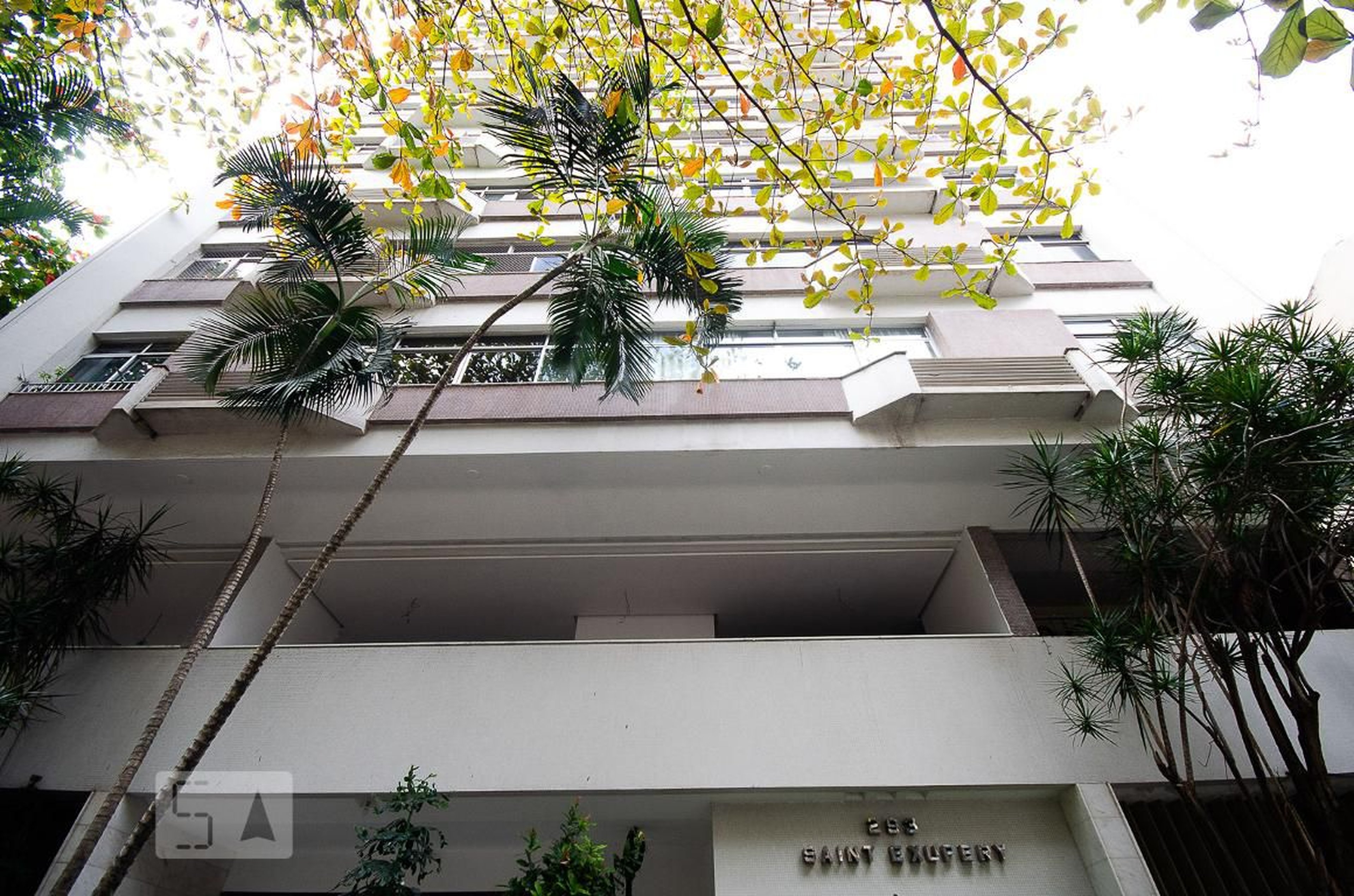 Fachada Condomínio em Rua Fonte da Saudade, 293