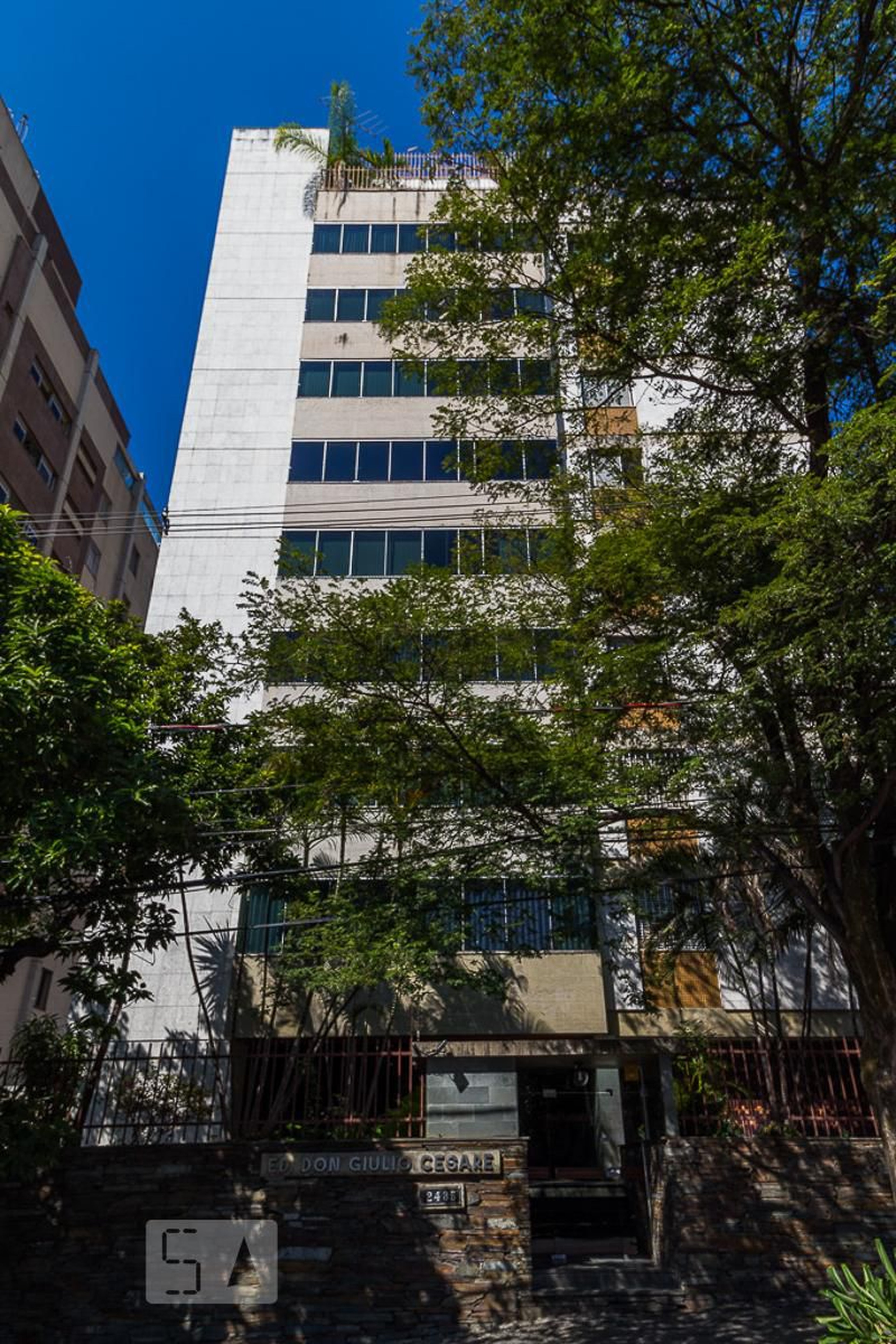 Fachada Condomínio em Rua Rio de Janeiro, 2485