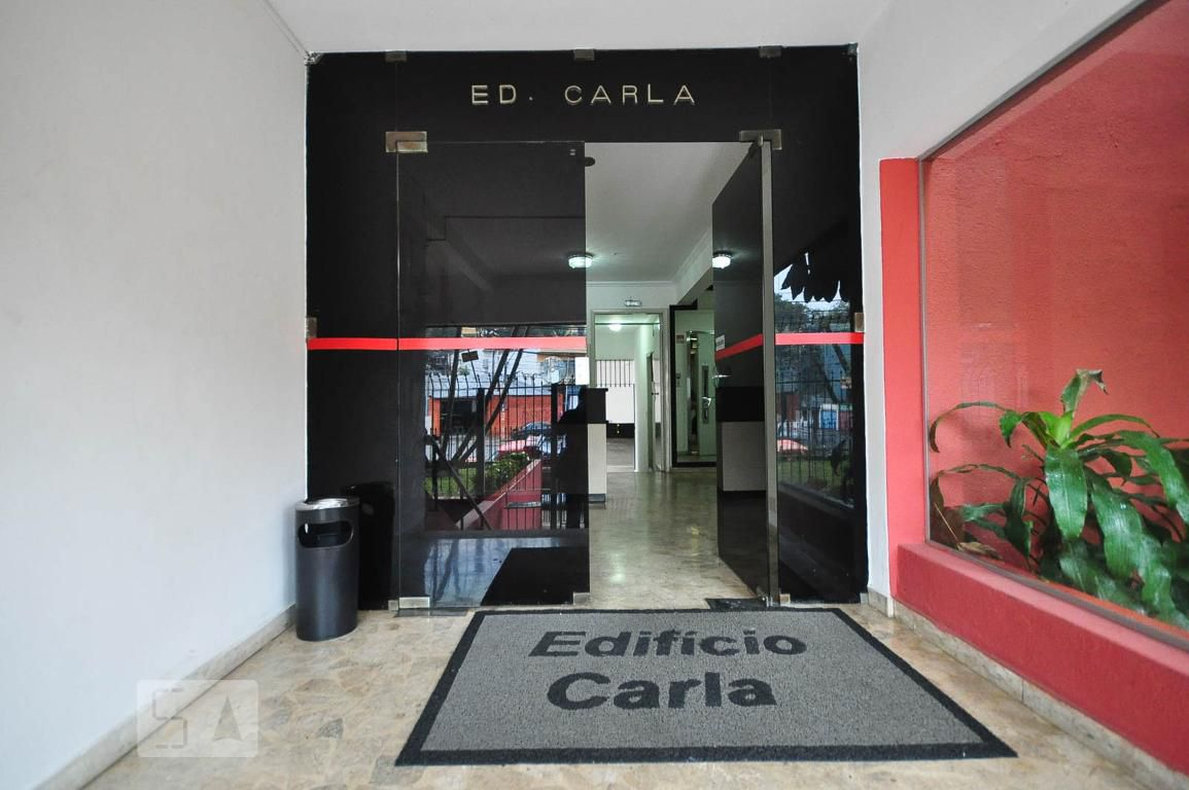 Entrada - Edifício Carla