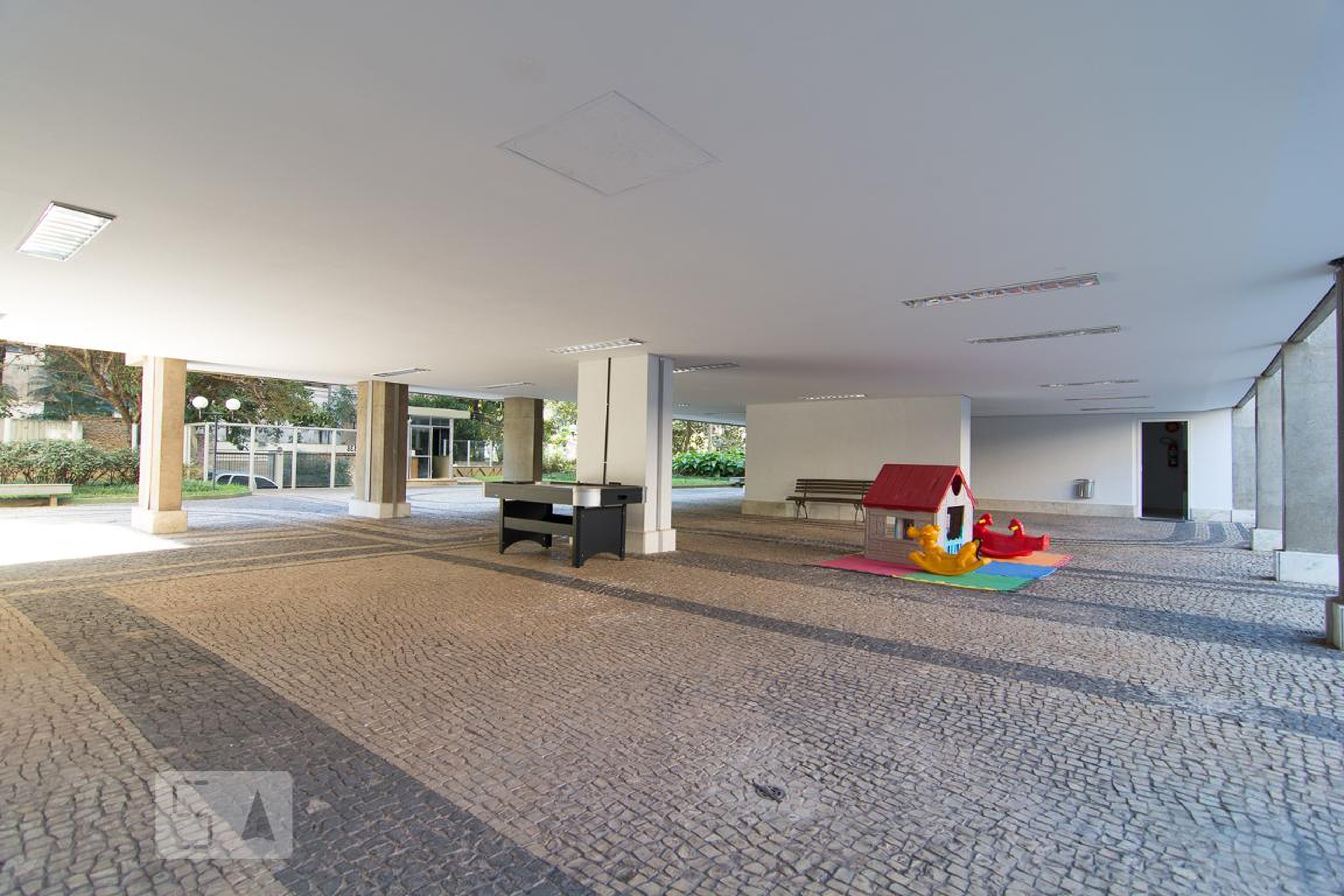 Playground - Edifício Porus