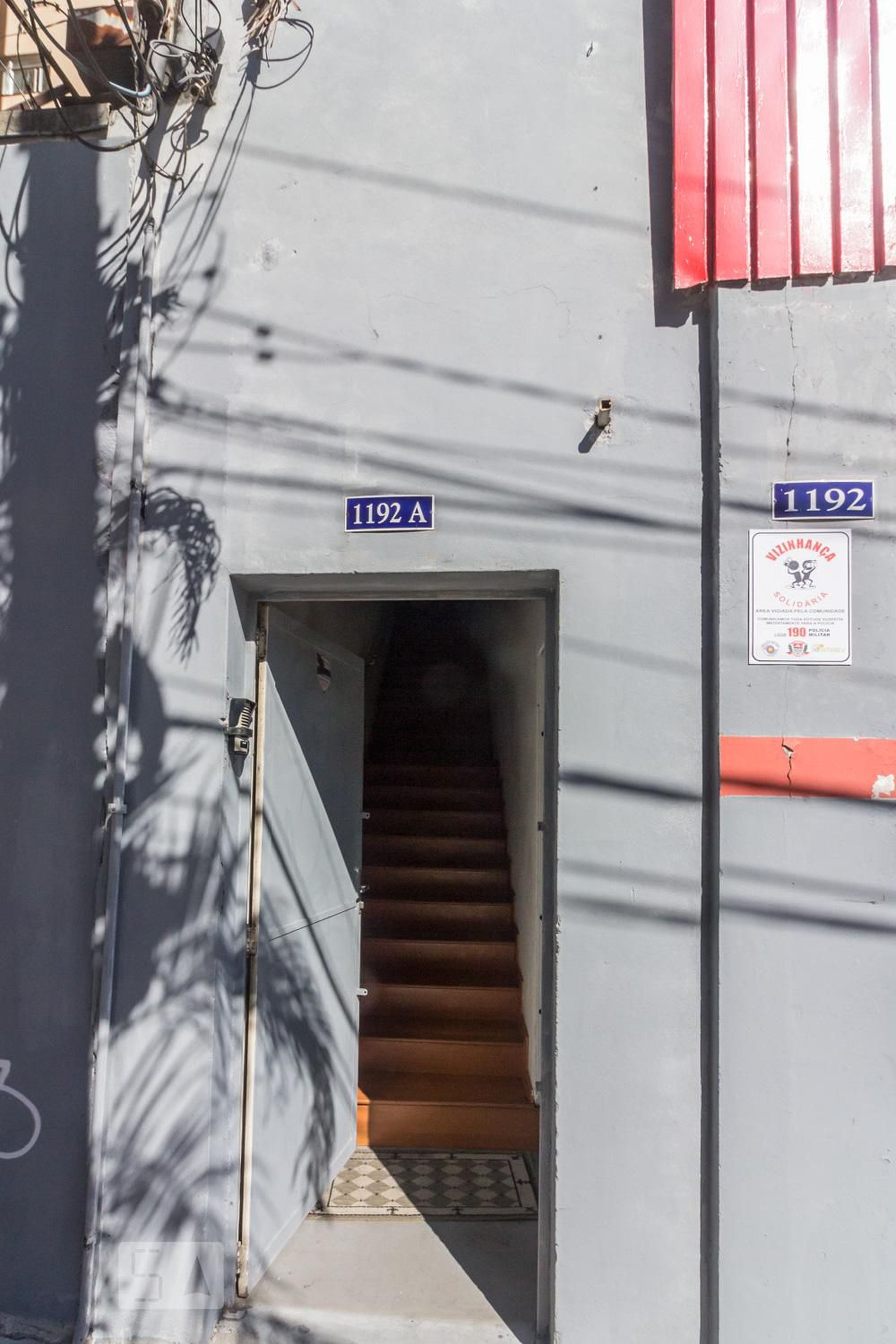 Entrada Condomínio em Rua Treze de Maio, 1192