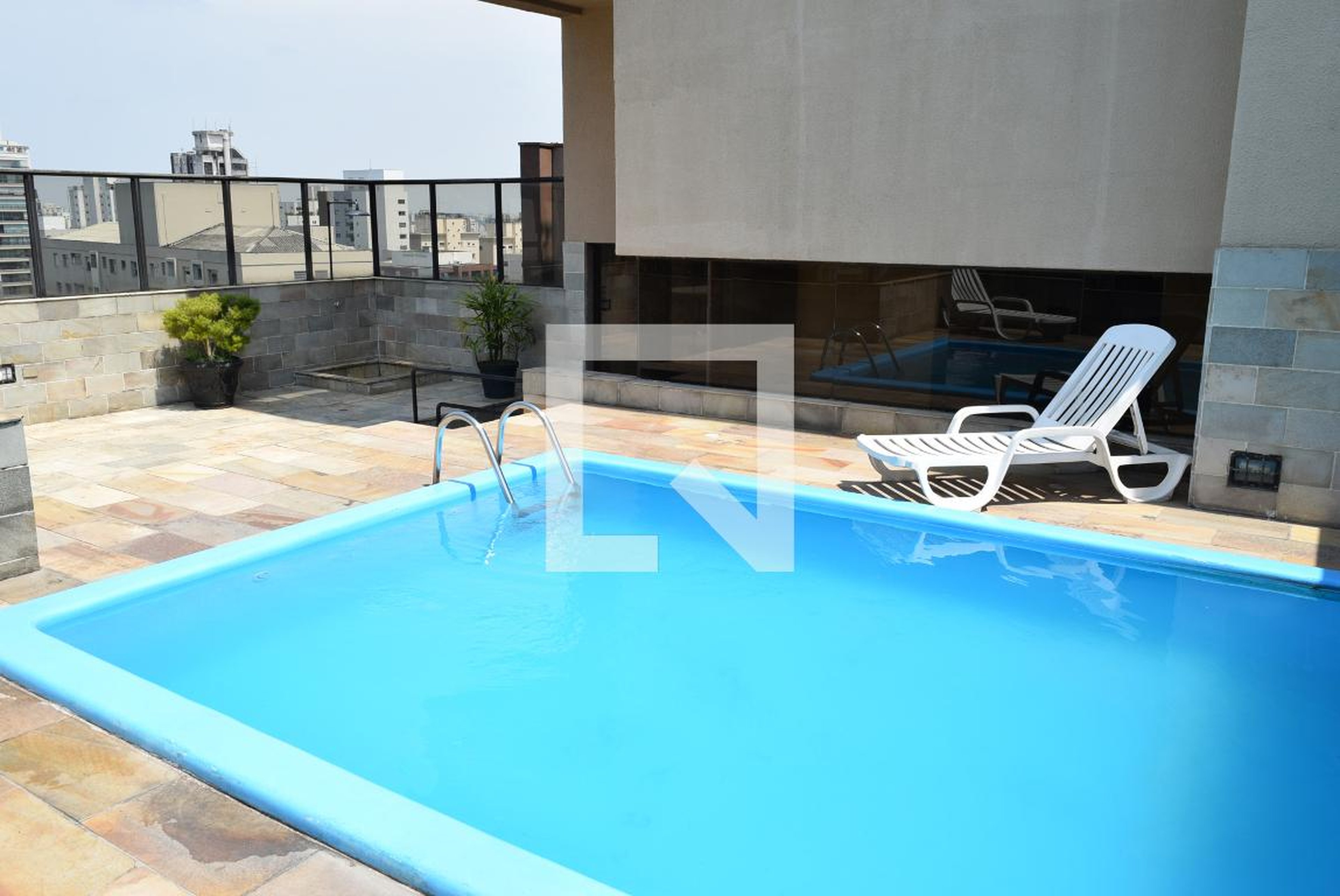 Piscina - London Oton Flat