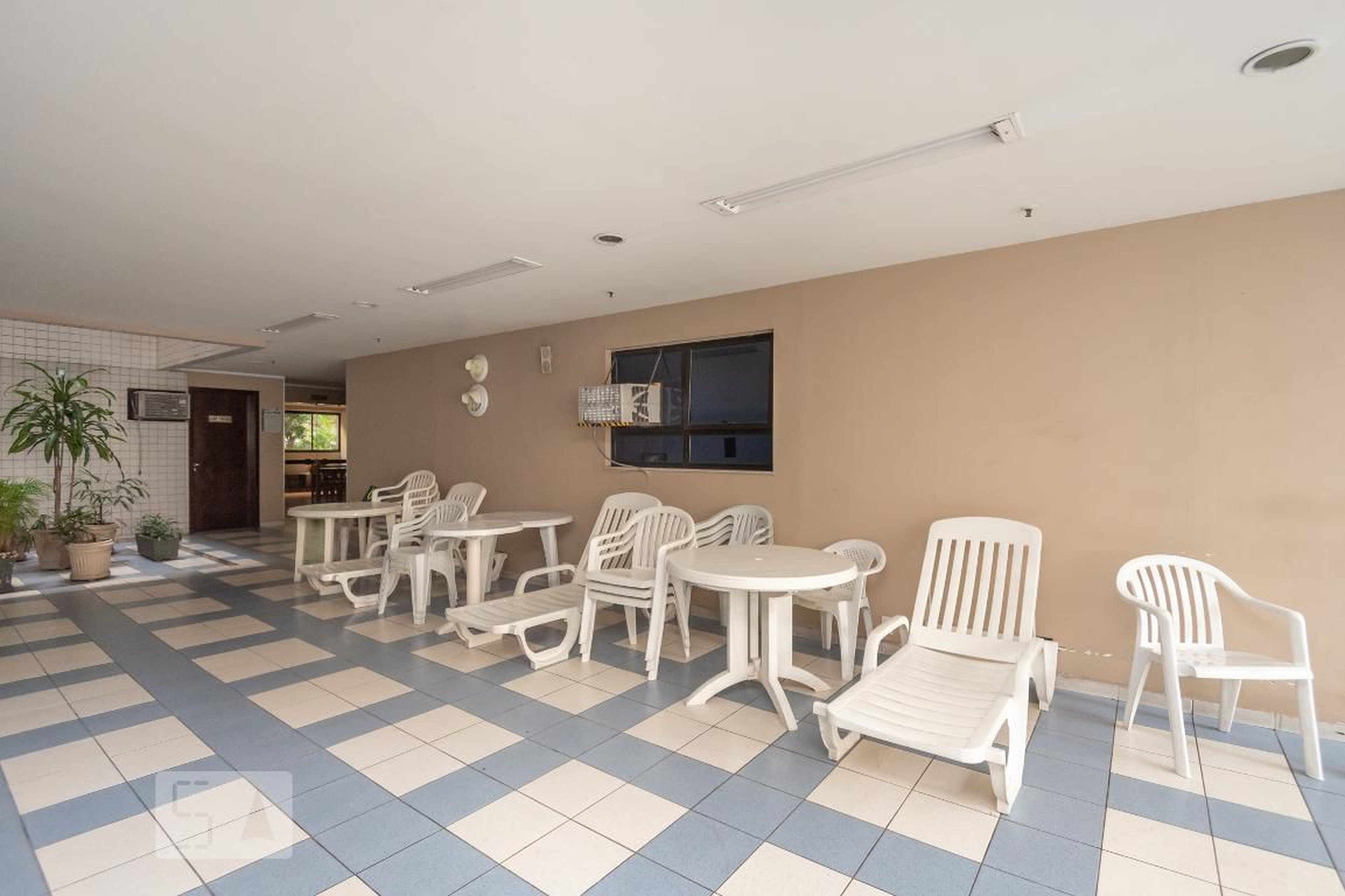 Área da piscina - Golden Age Intelligent Flat