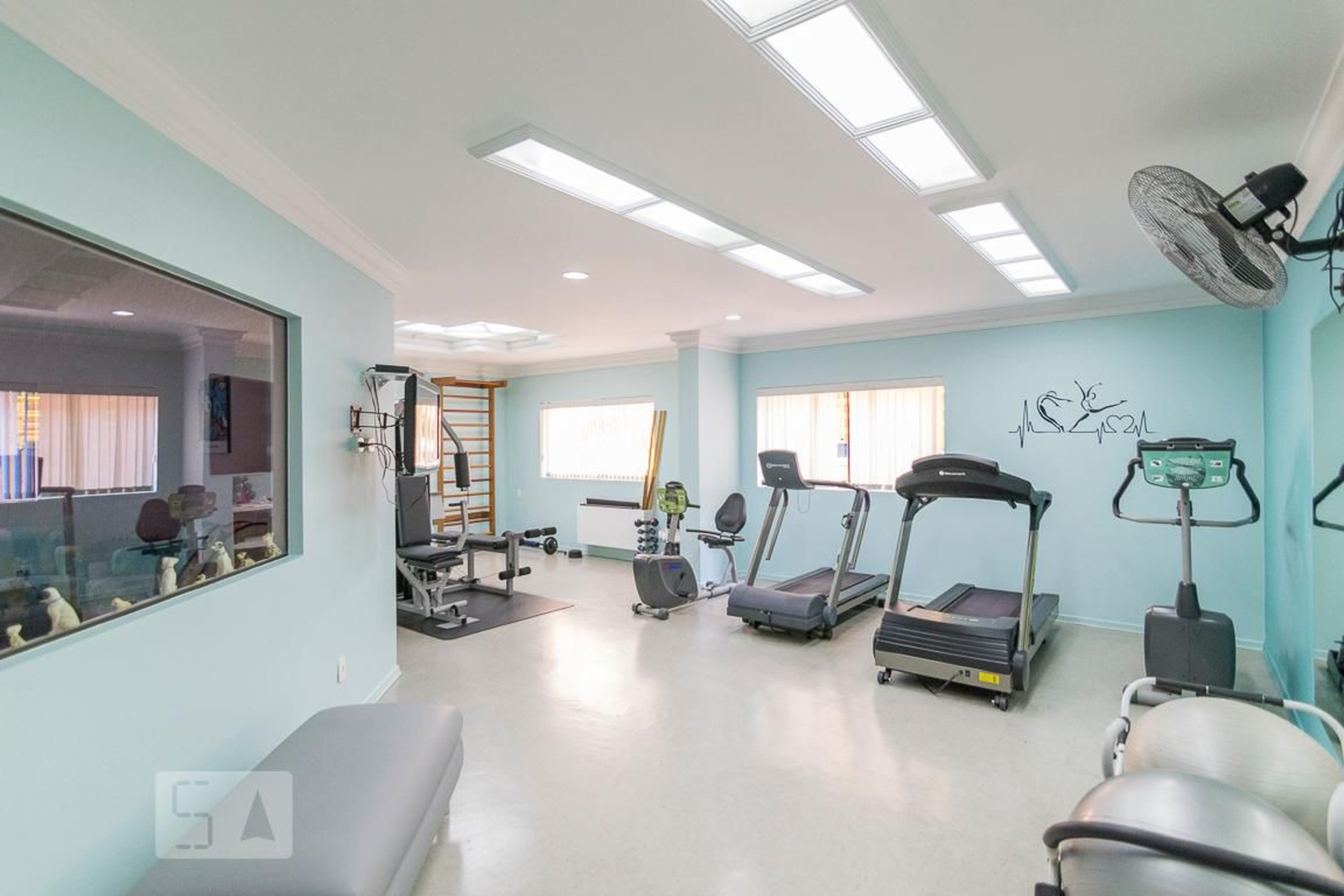 Academia - Elyseés Champs